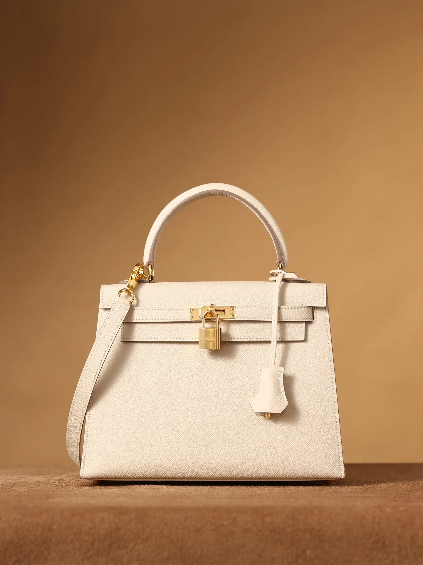 Hermes Kelly Epsom Gold Tone Lock Bag Cream 9,/ - Image 7