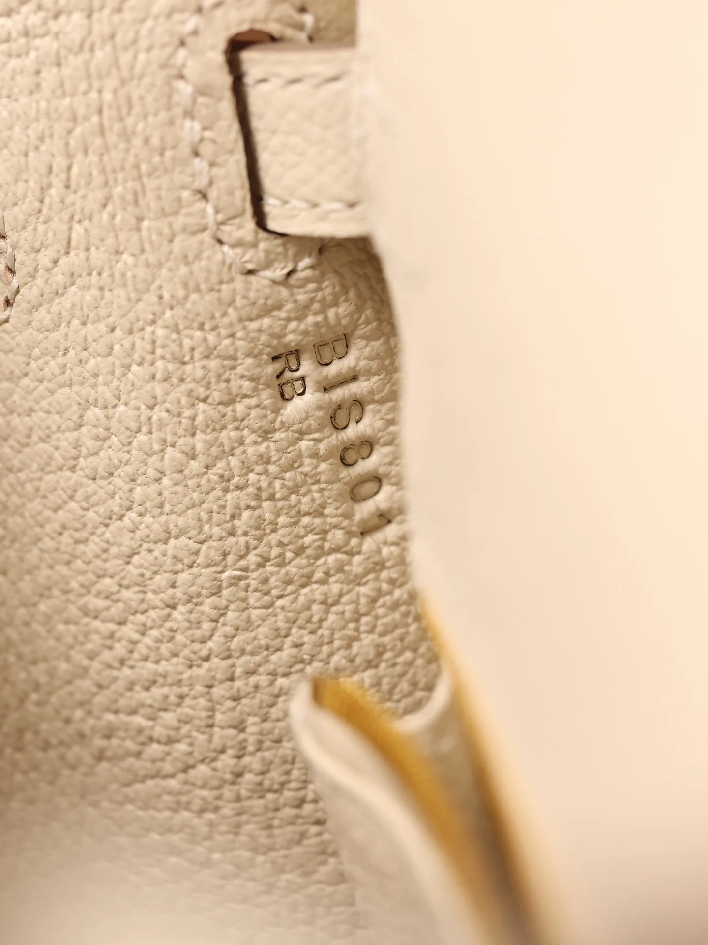 Hermes Kelly Epsom Gold Tone Lock Bag Cream 9,/ - Image 3