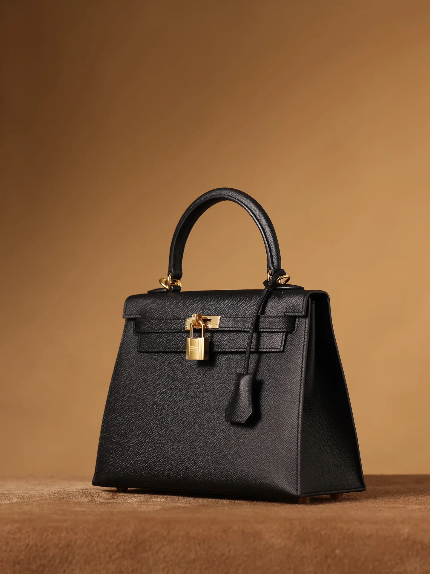Hermes Kelly Epsom Gold Tone Lock Bag Black 9,/ - Image 2