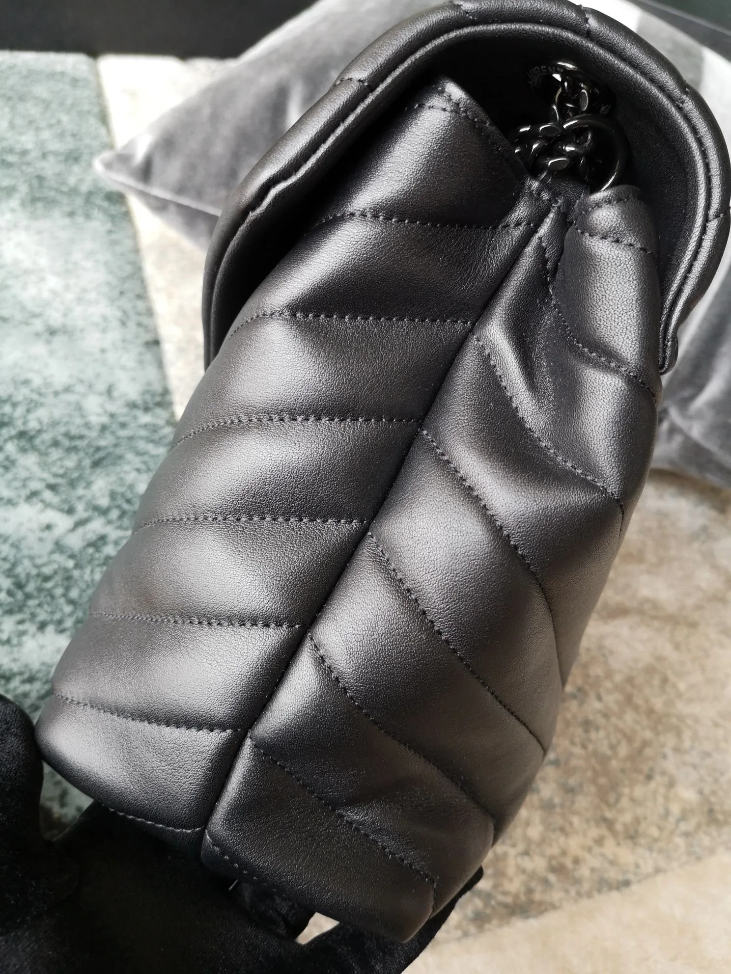 Saint Laurent Lou Lou Medium Chain Bag Black / YSL - Image 2