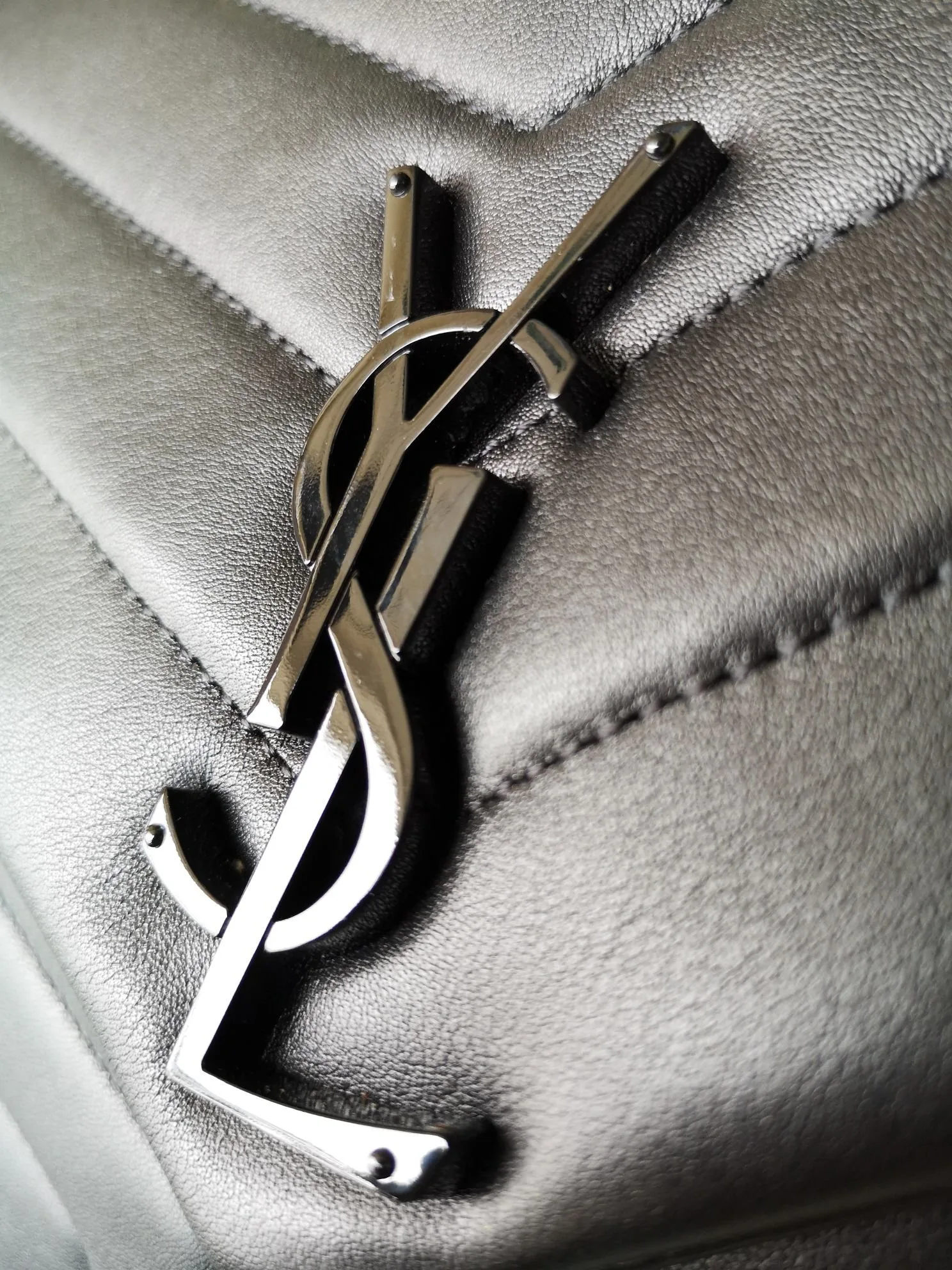 Saint Laurent Lou Lou Medium Chain Bag Black / YSL - Image 5