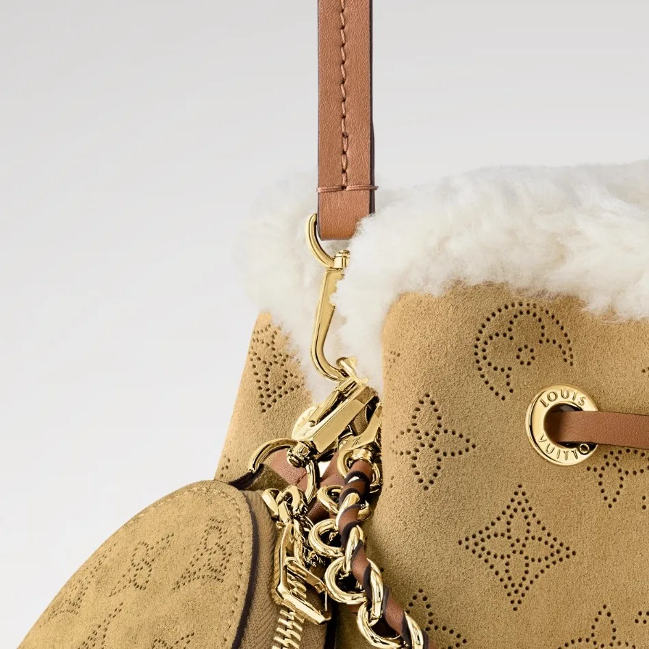 Louis Vuitton Bella Handbag Beige / - Image 6