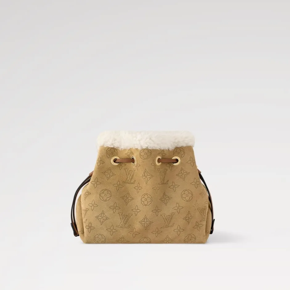 Louis Vuitton Bella Handbag Beige / - Image 4
