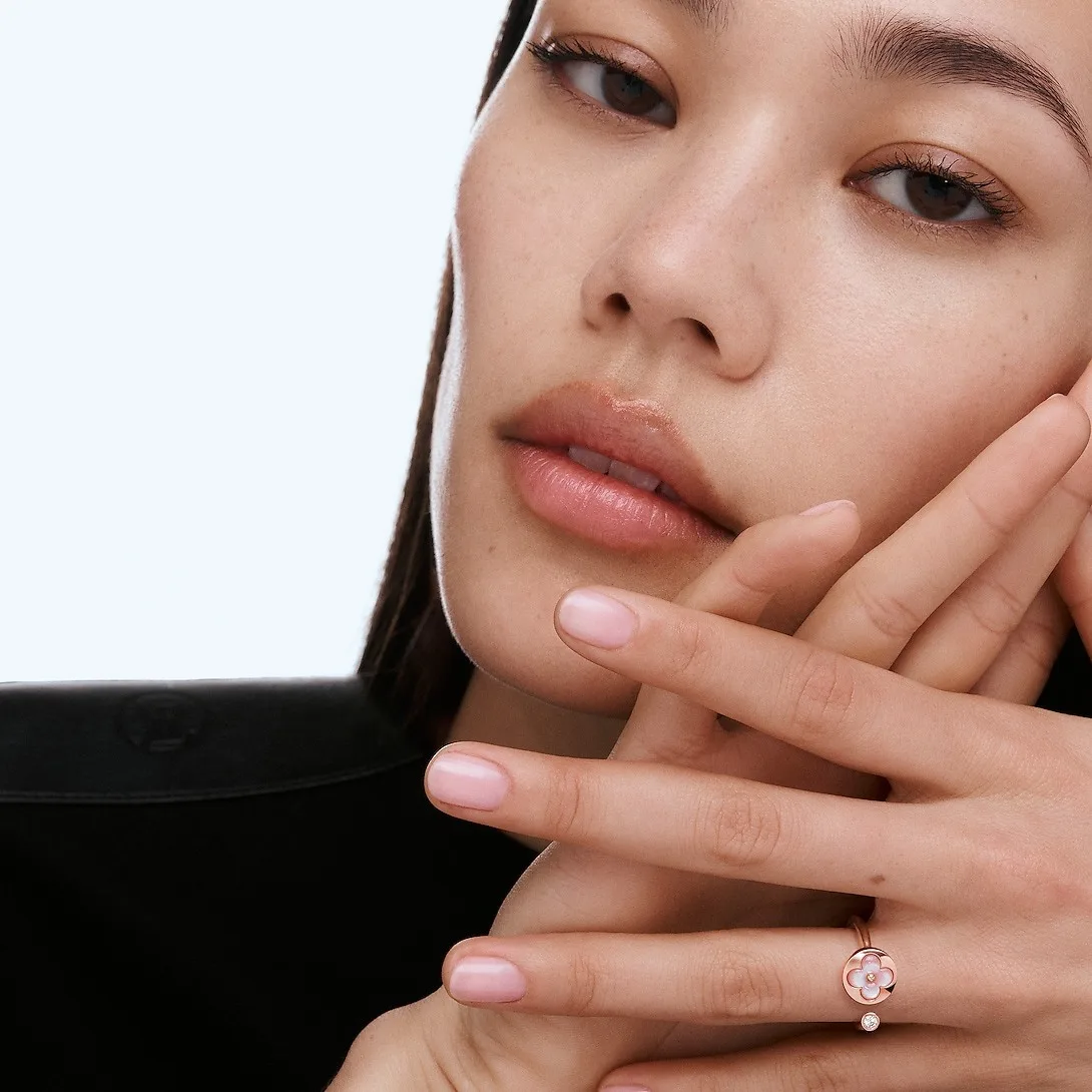 Alternative view of Louis Vuitton Color Blossom Mini Sun Ring Pink-Toned Q0S21A