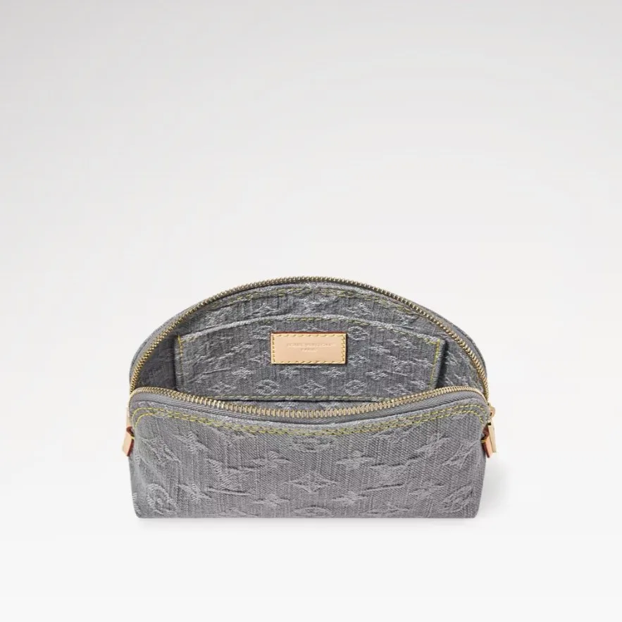 Louis Vuitton Cosmetic Pouch PM Cloudy Gray / - Image 3