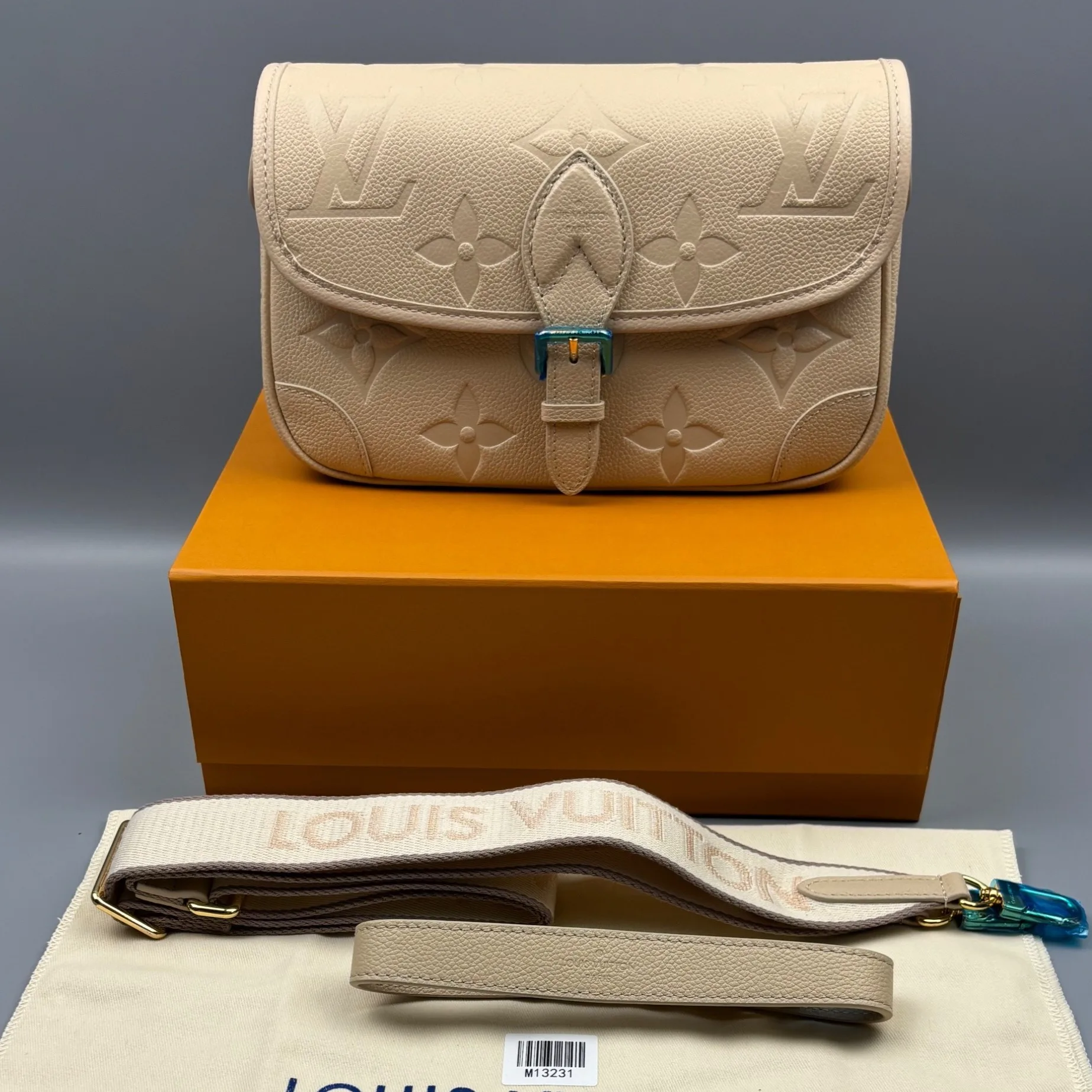 Alternative view of Louis Vuitton Diane Shoulder Bag / Blue Jean Gold Hardware
