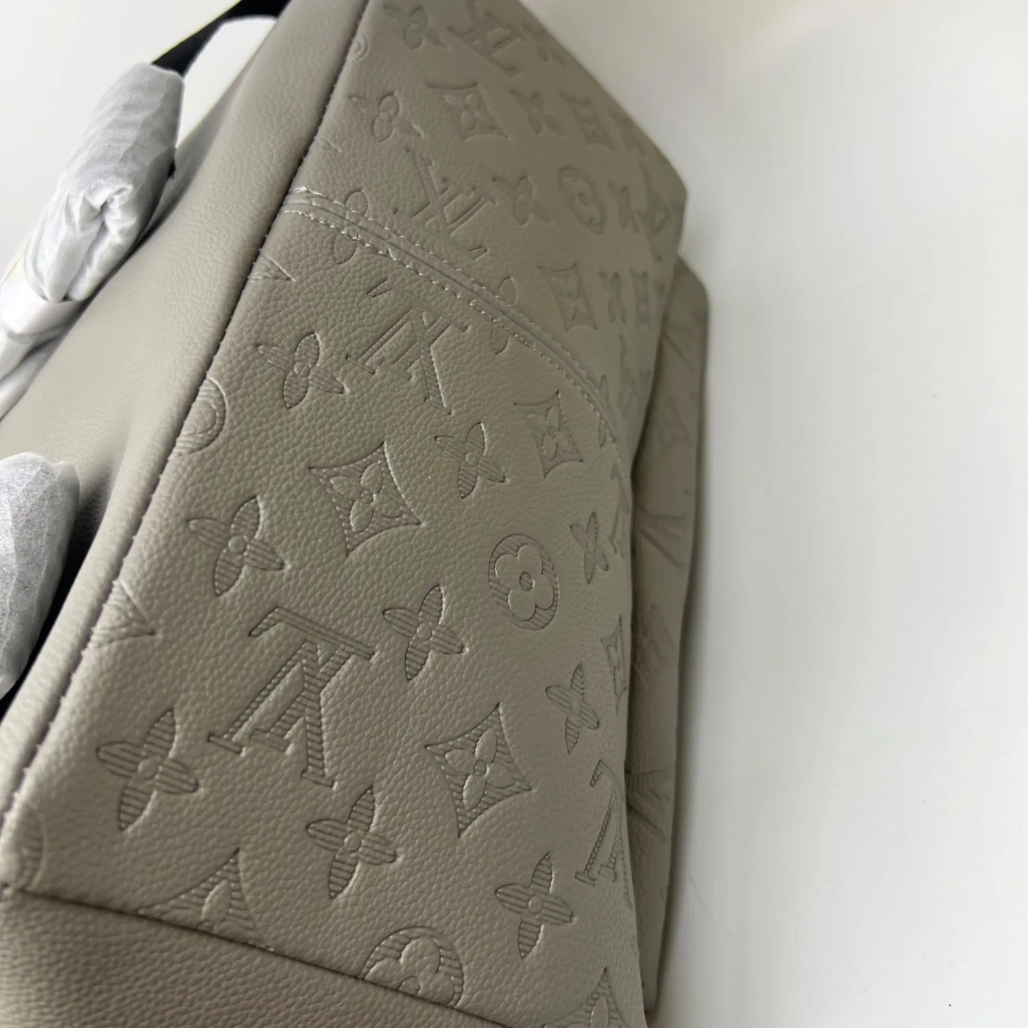 Louis Vuitton Discovery Backpack Grey / - Image 5