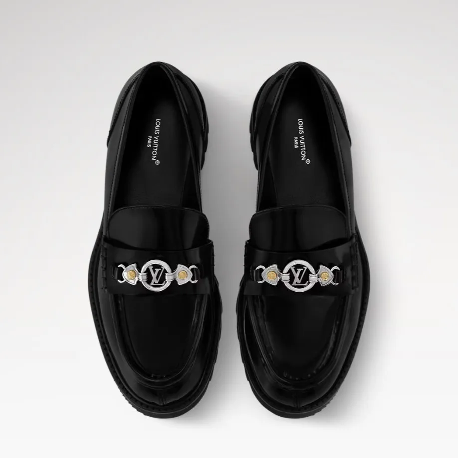 Louis Vuitton District Flat Loafer Black 1AGXHZ - Image 3
