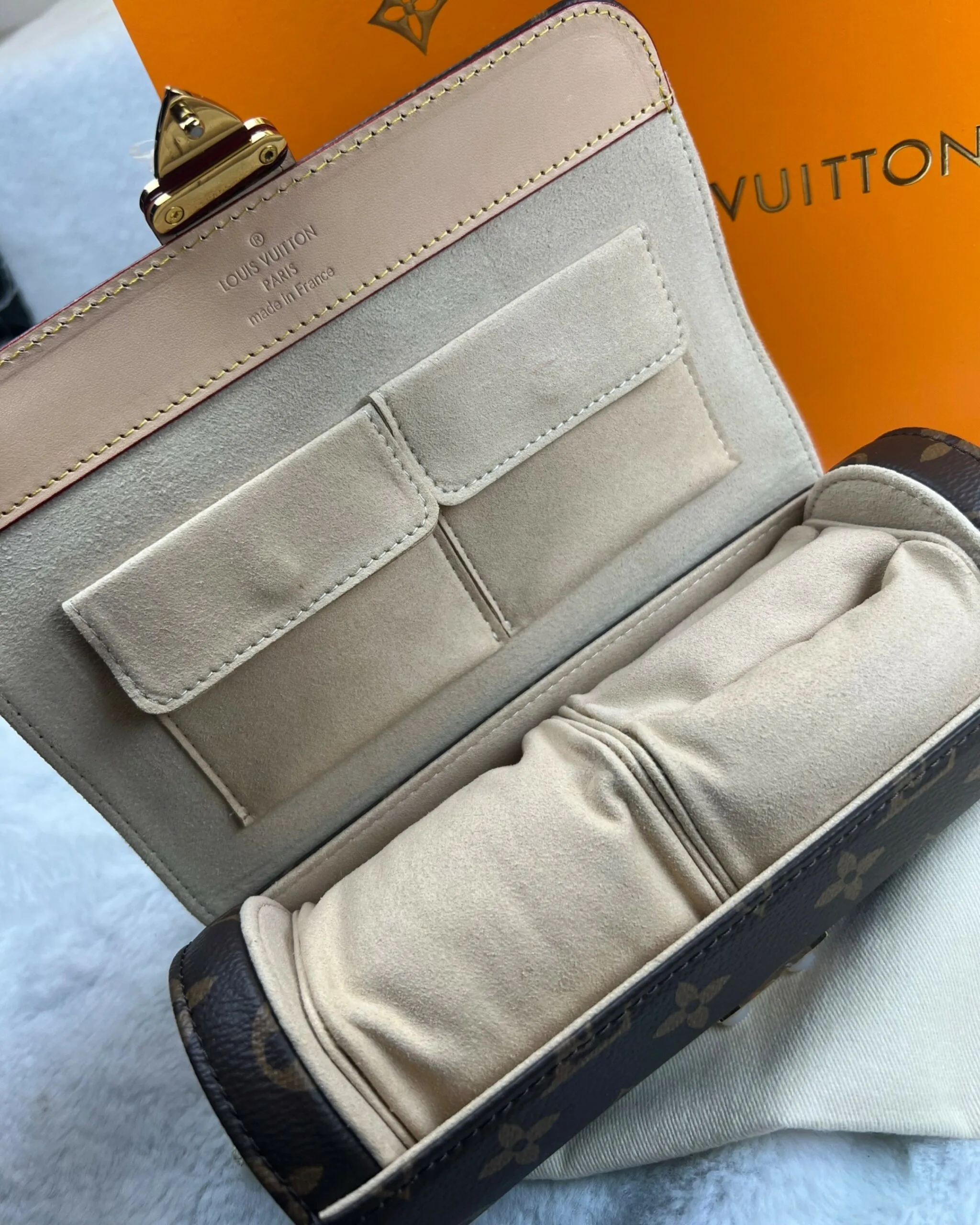 Louis Vuitton Etui Bijoux Bag Brown 7,/ - Image 5