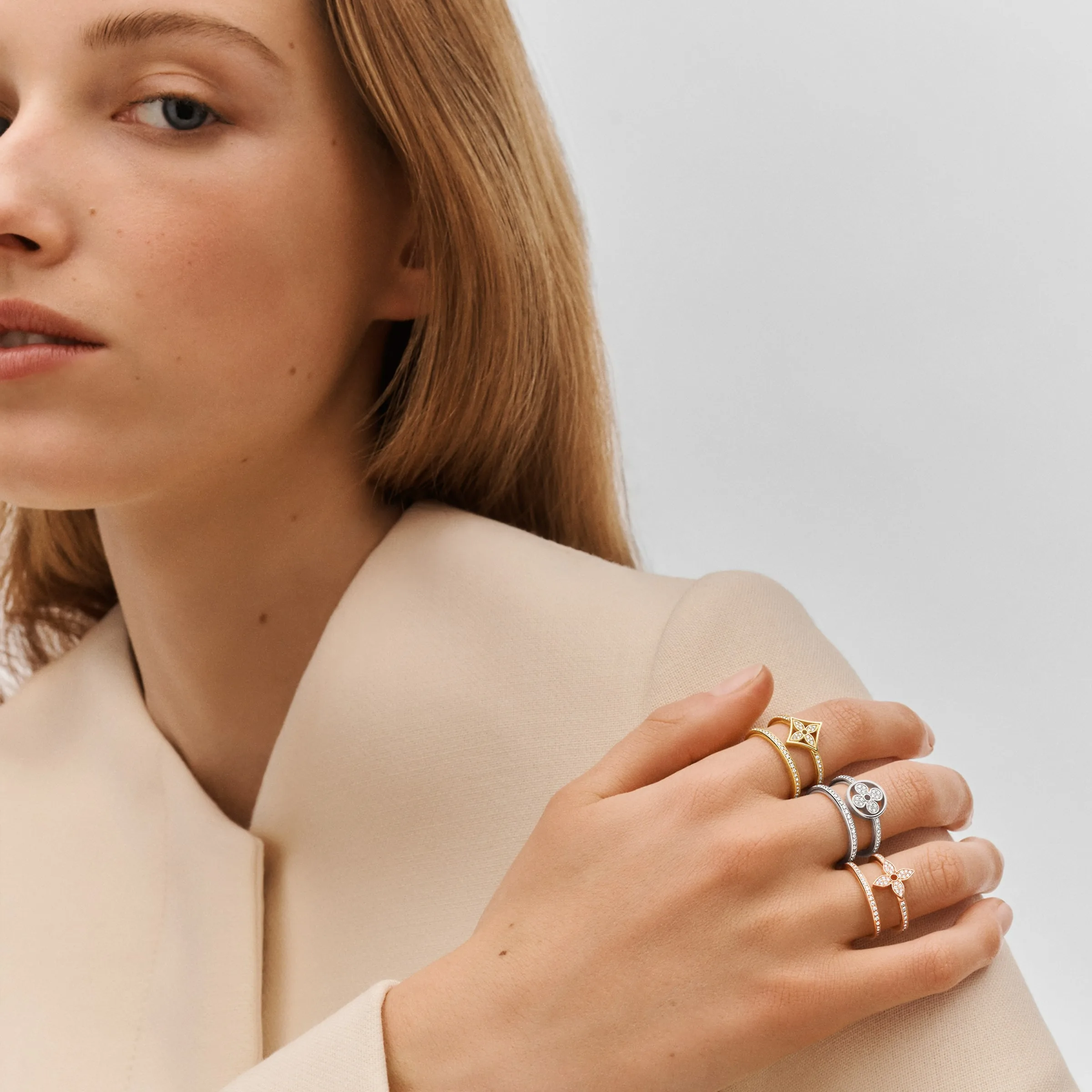 Louis Vuitton Idylle Blossom Two-Row Ring, White Gold And Diamonds - Q9N44F - Image 3