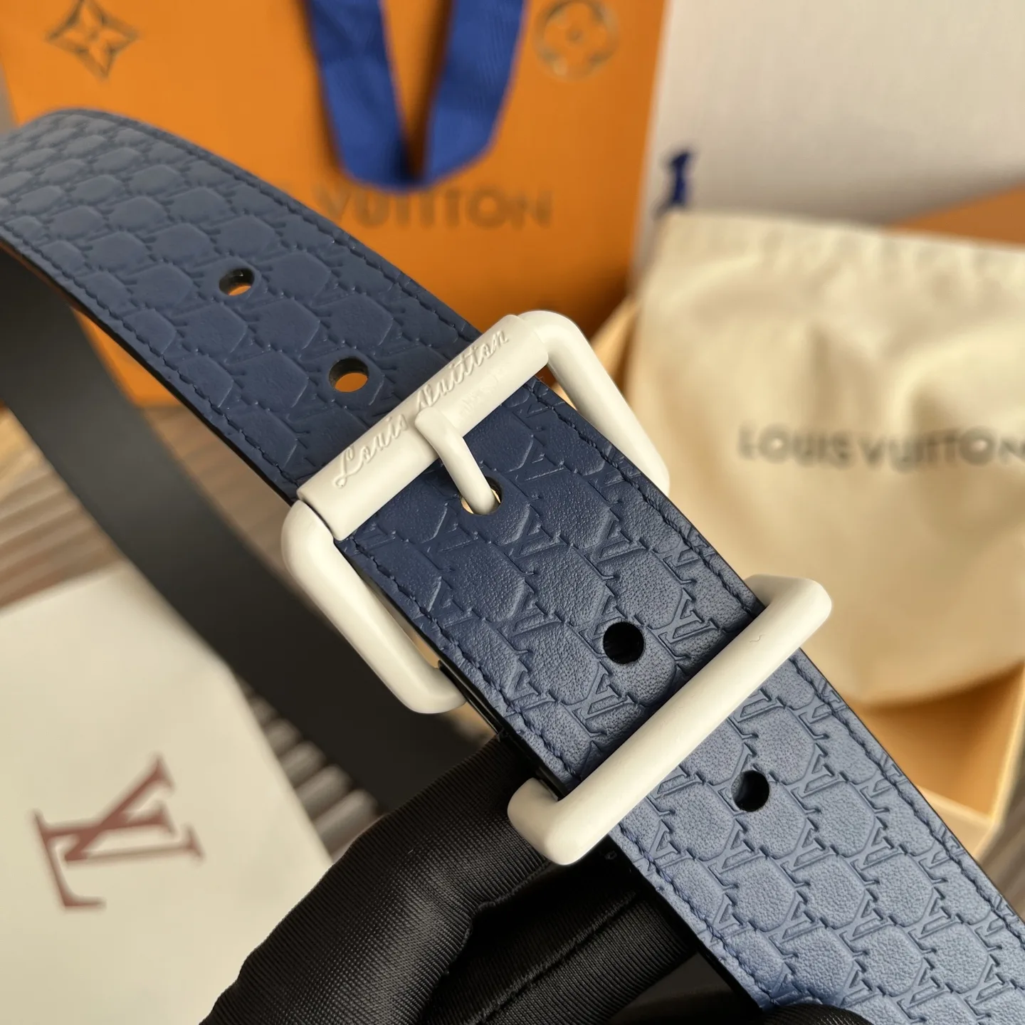 Louis Vuitton LV Initiales Embossed Belt Navy Blue With Matte White Buckle - Image 3