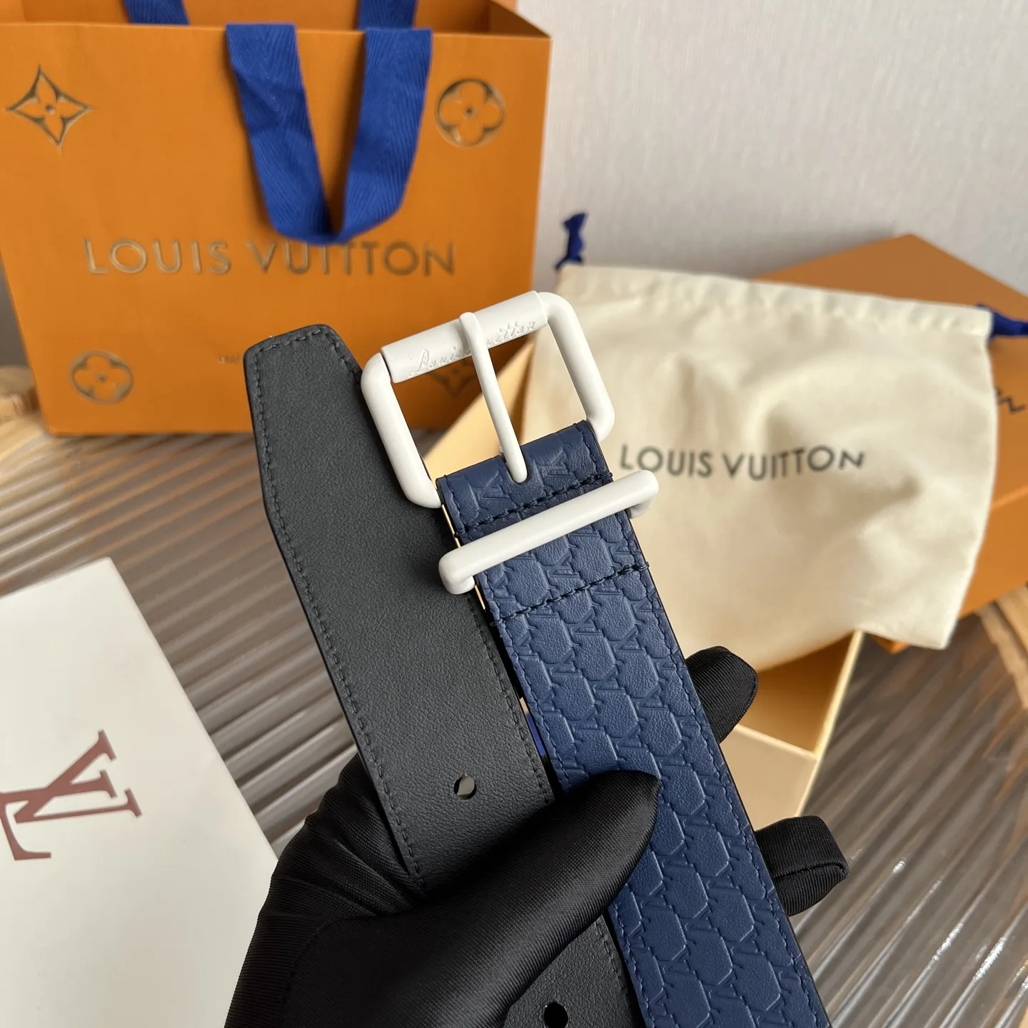 Louis Vuitton LV Initiales Embossed Belt Navy Blue With Matte White Buckle - Image 6