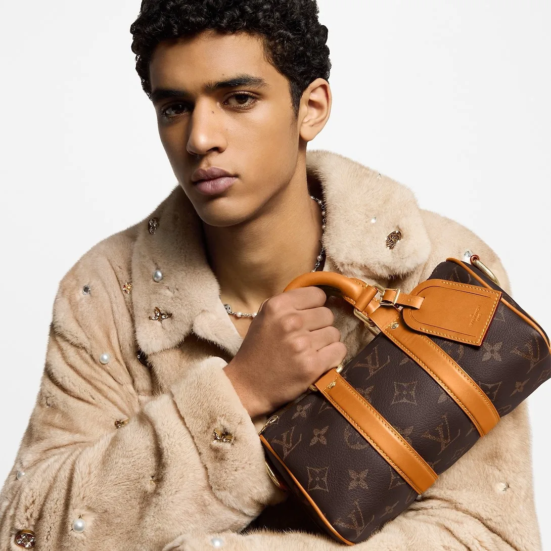 Louis Vuitton Keepall Bandouliere 25 Travel Bag / Brown Monogram Gold Hardware - Image 3