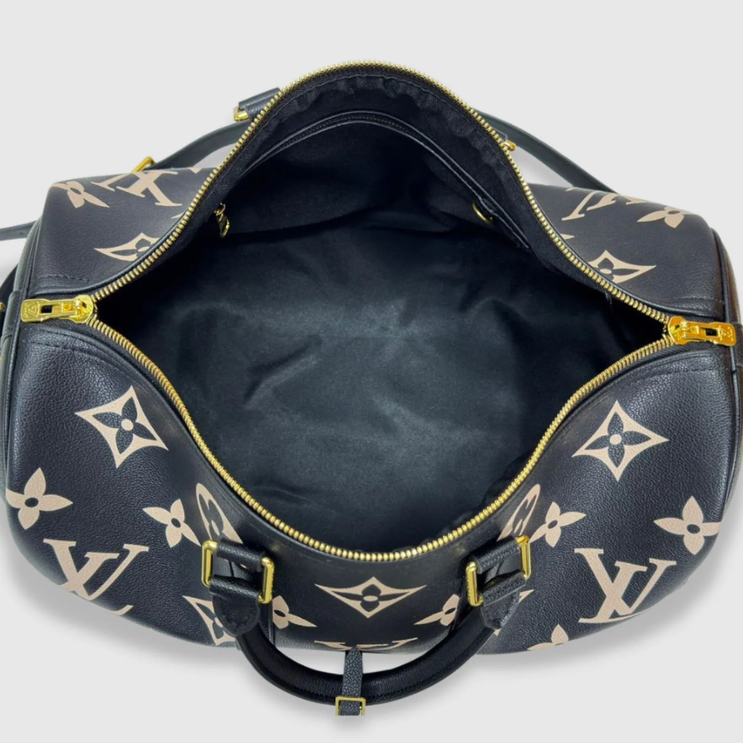 Louis Vuitton Keepall Bandouliere 45 Travel Bag / Black Gold Hardware - Image 6