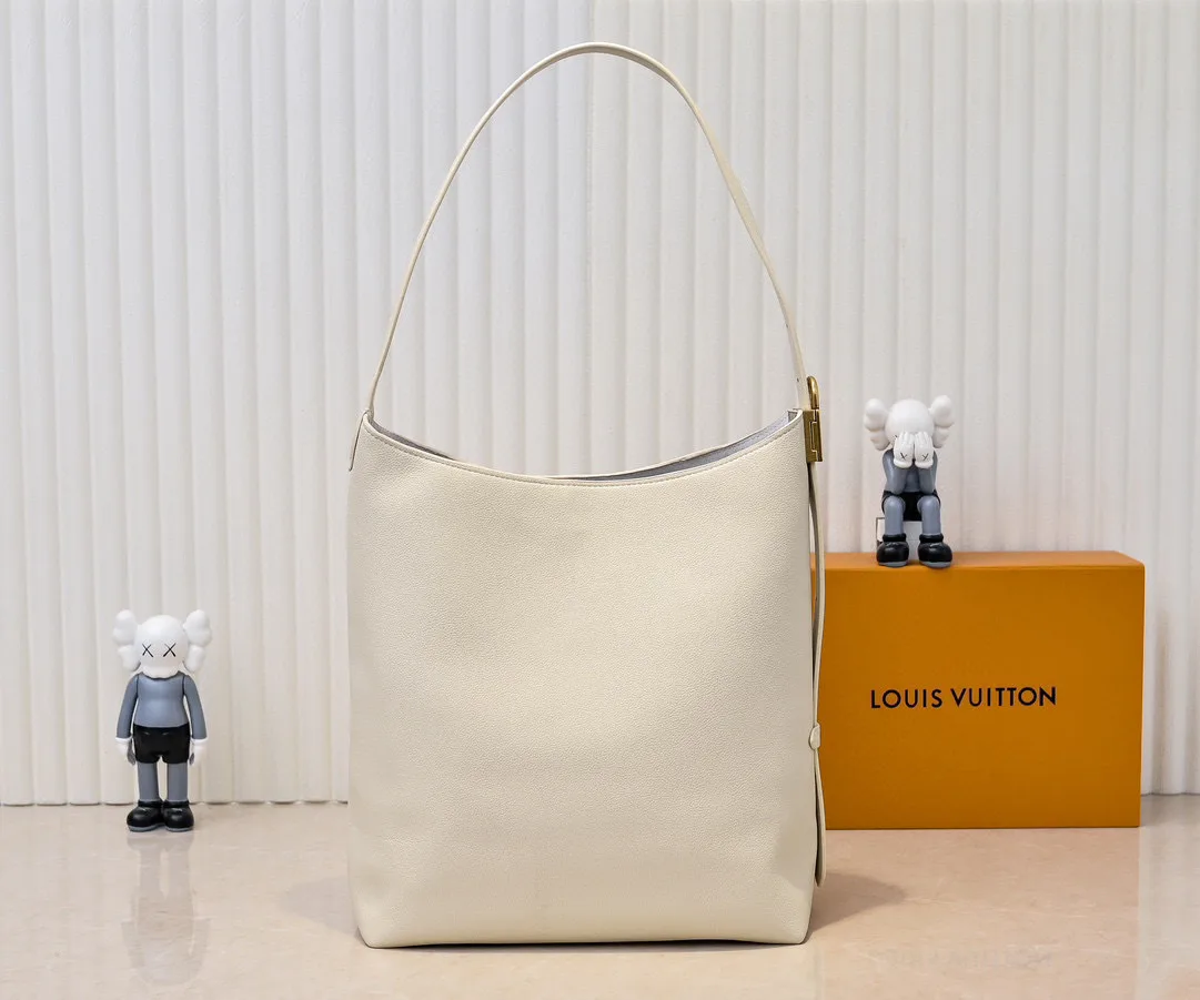 Louis Vuitton Low Key Hobo MM Beige / - Image 14
