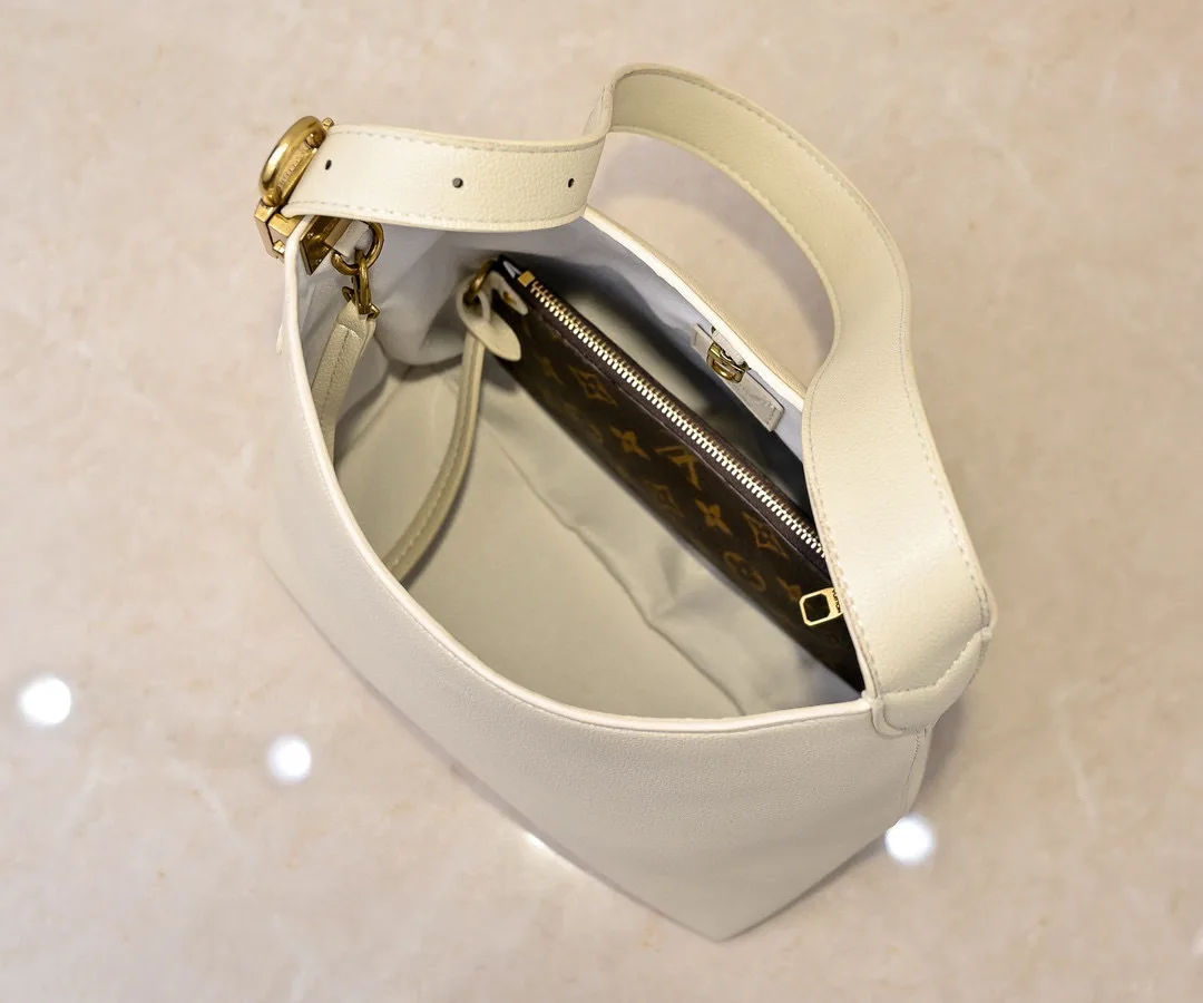 Louis Vuitton Low Key Hobo MM Beige / - Image 6
