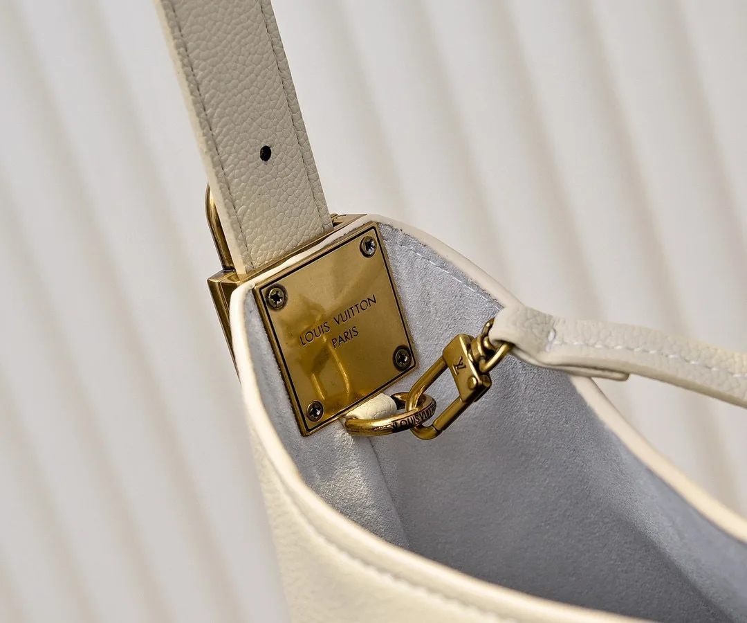 Louis Vuitton Low Key Hobo MM Beige / - Image 7