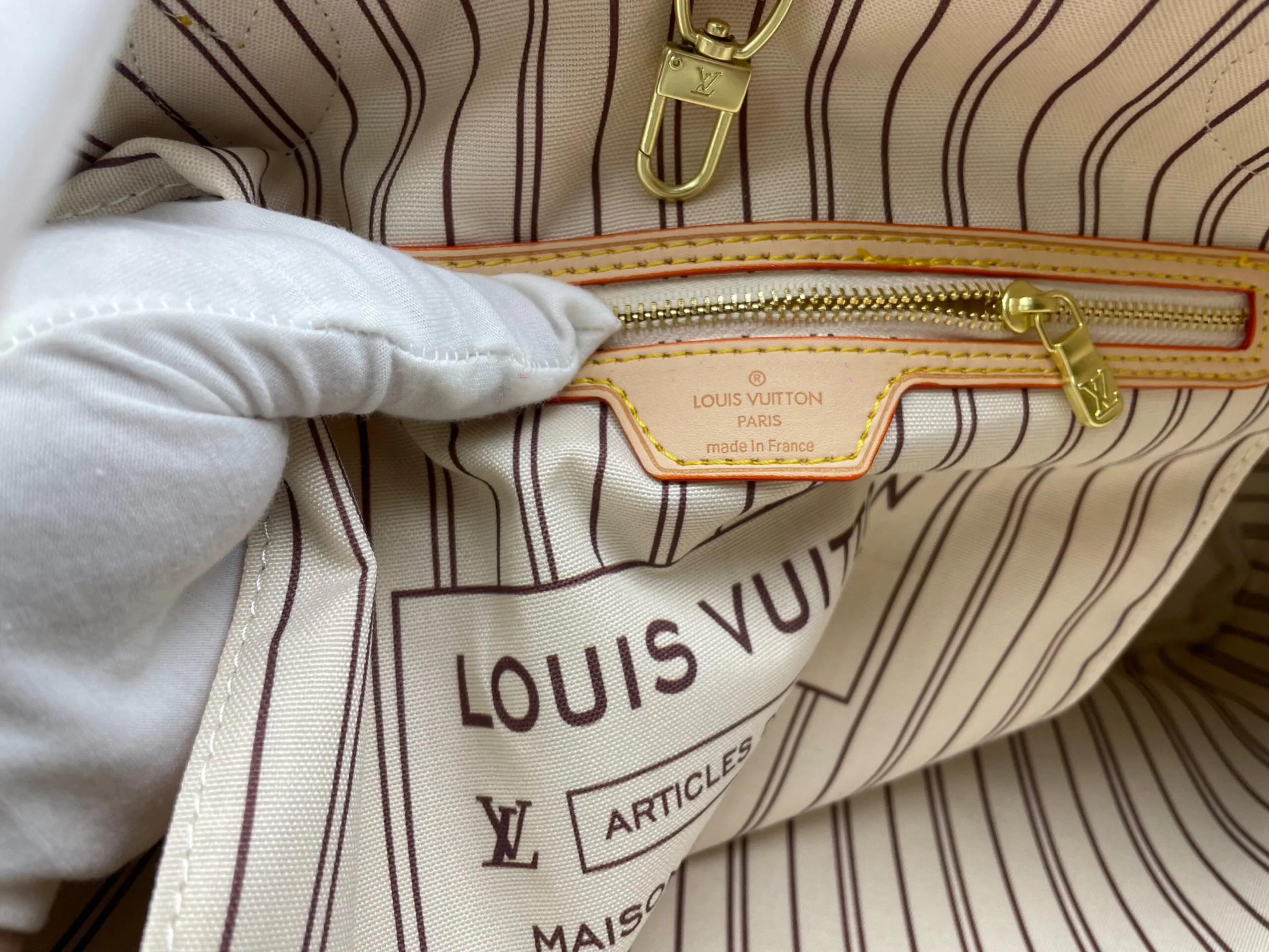 Louis Vuitton Neverfull MM Tote Bag / Beige Damier Azur Canvas Gold Hardware - Image 10