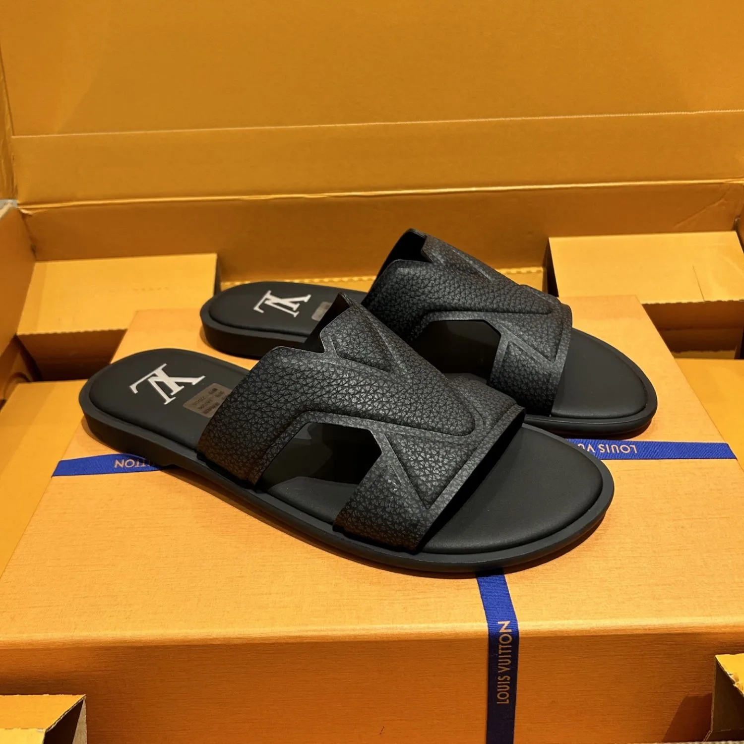 Louis Vuitton Oasis Mule Black - Image 4