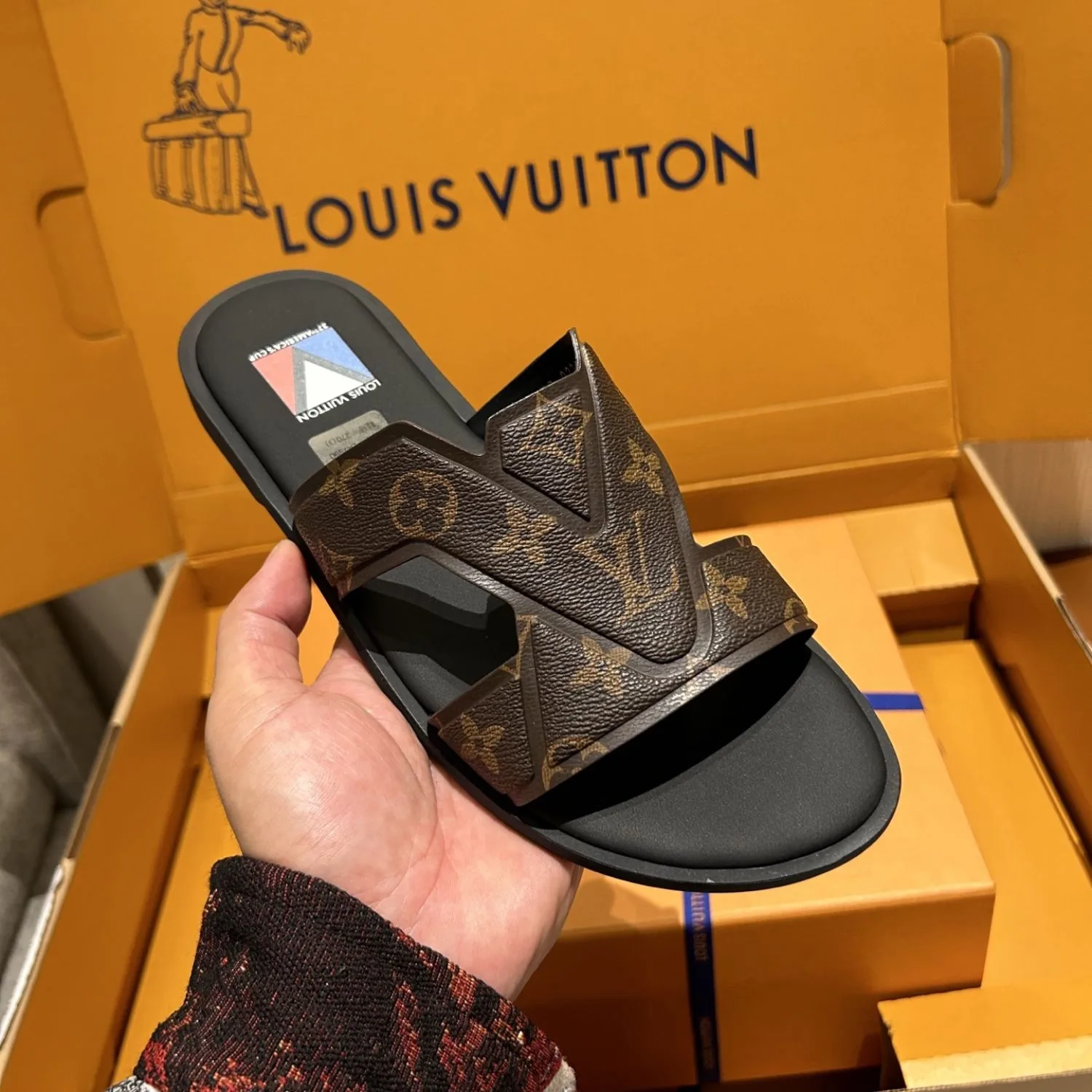 Alternative view of Louis Vuitton Oasis Mule Monogram Ebene