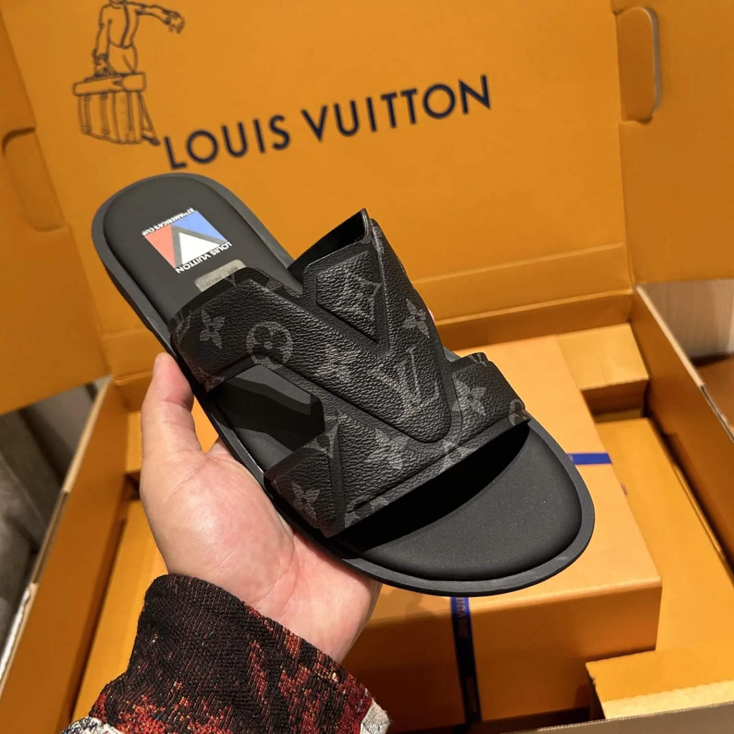 Alternative view of Louis Vuitton Oasis Mule Monogram Black