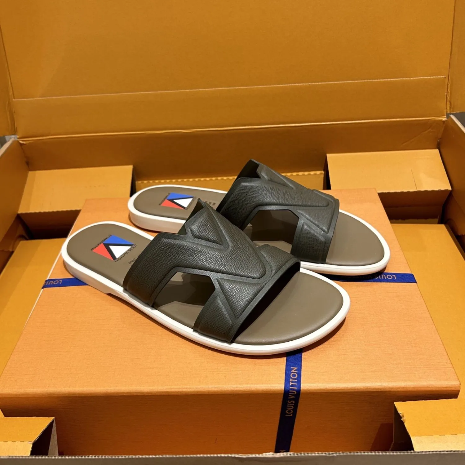 Alternative view of Louis Vuitton Oasis Mule Brown