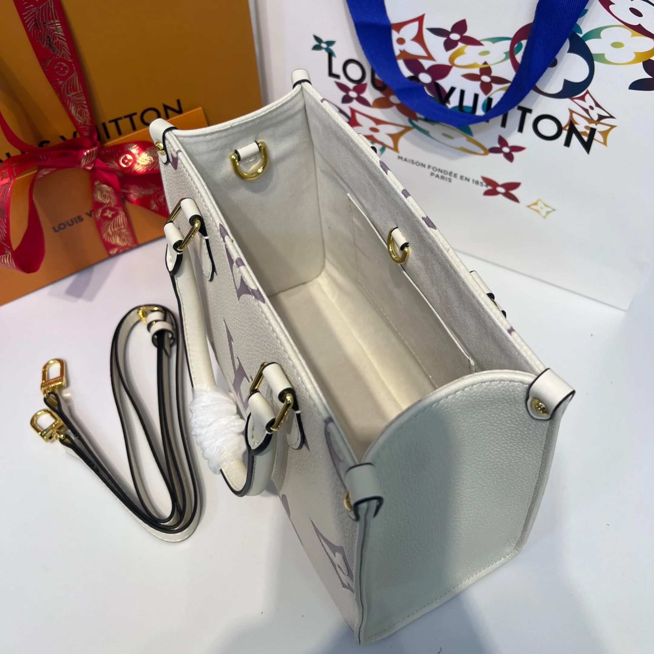 Louis Vuitton Onthego PM Tote Bag / Grey/Beige Gold Hardware - Image 4