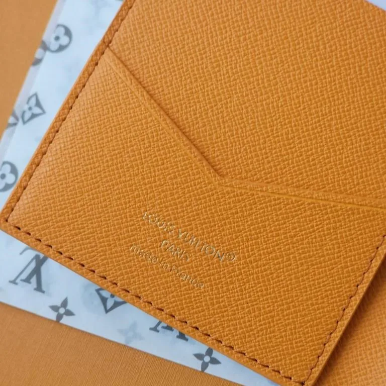 Louis Vuitton Passport Cover Monogram Dune / - Image 7