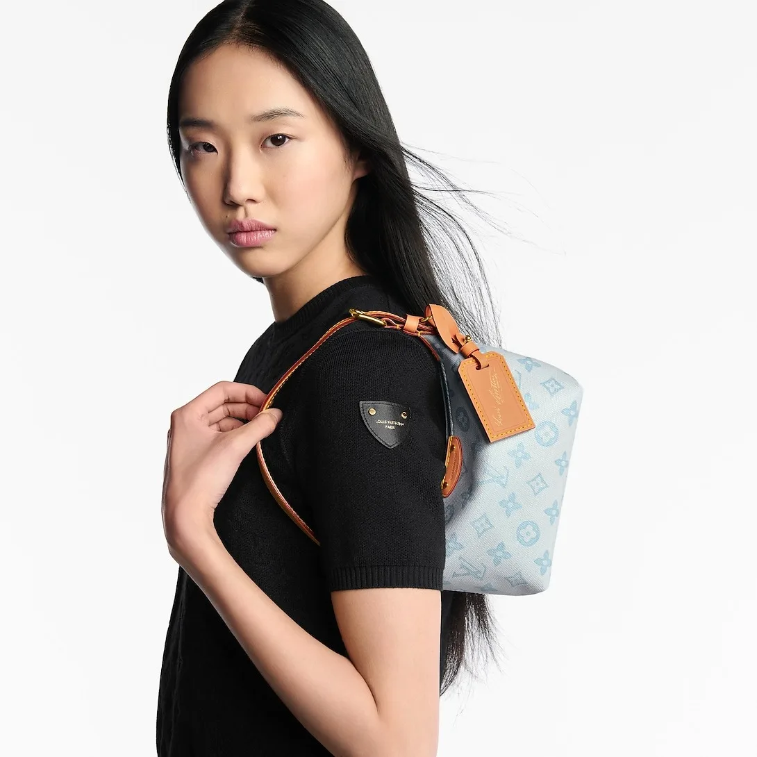 Louis Vuitton Pochette Hills Shoulder Bag / Monogram Origine Bleu Courrier Gold Canvas Gold Hardware - Image 2