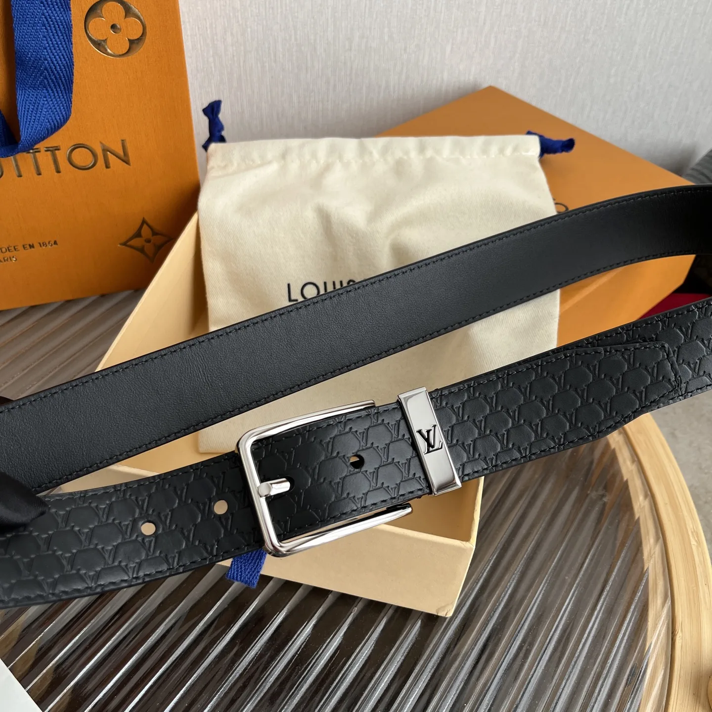Louis Vuitton Initiales Reversible Belt Black LV Blason Embossed - Image 4