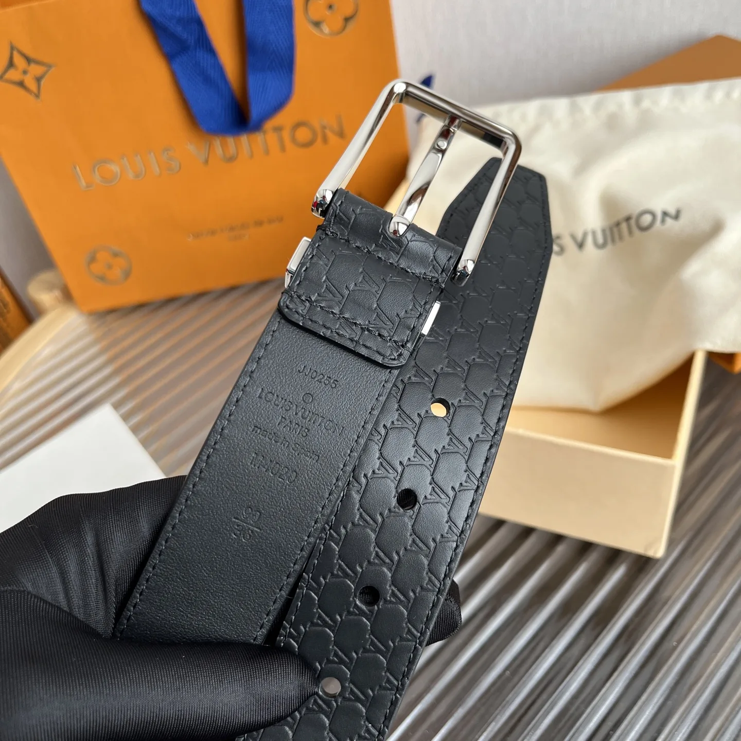 Louis Vuitton Initiales Reversible Belt Black LV Blason Embossed - Image 8