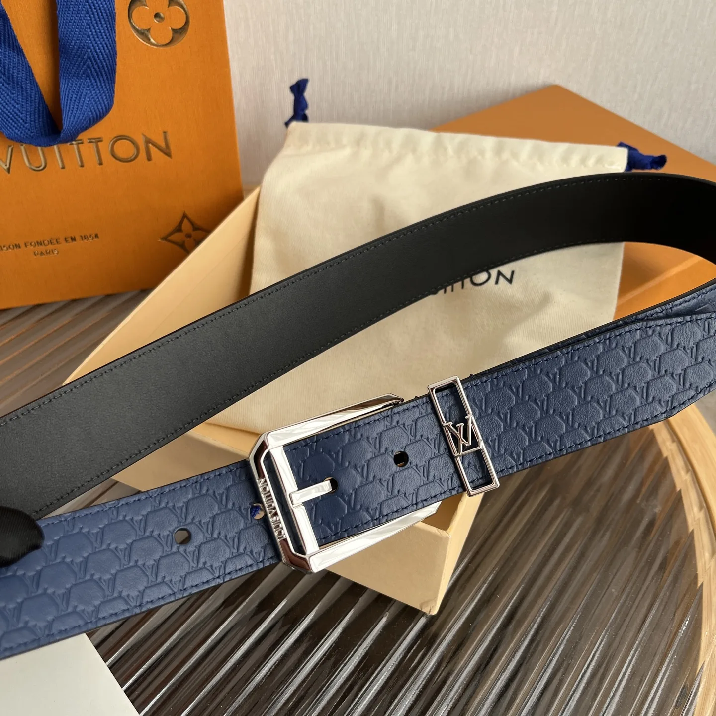 Louis Vuitton Reversible Blason Belt Navy Blue & Black - Image 4