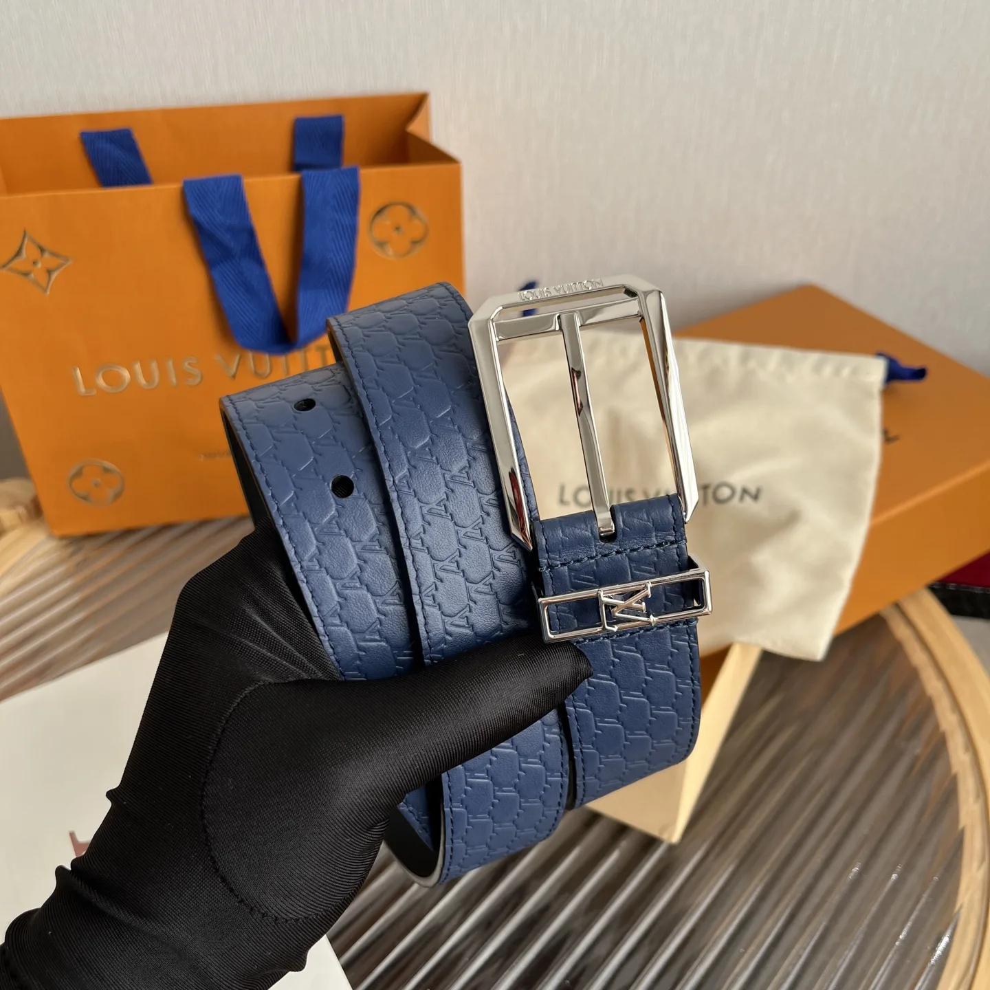 Louis Vuitton Reversible Blason Belt Navy Blue & Black - Image 8
