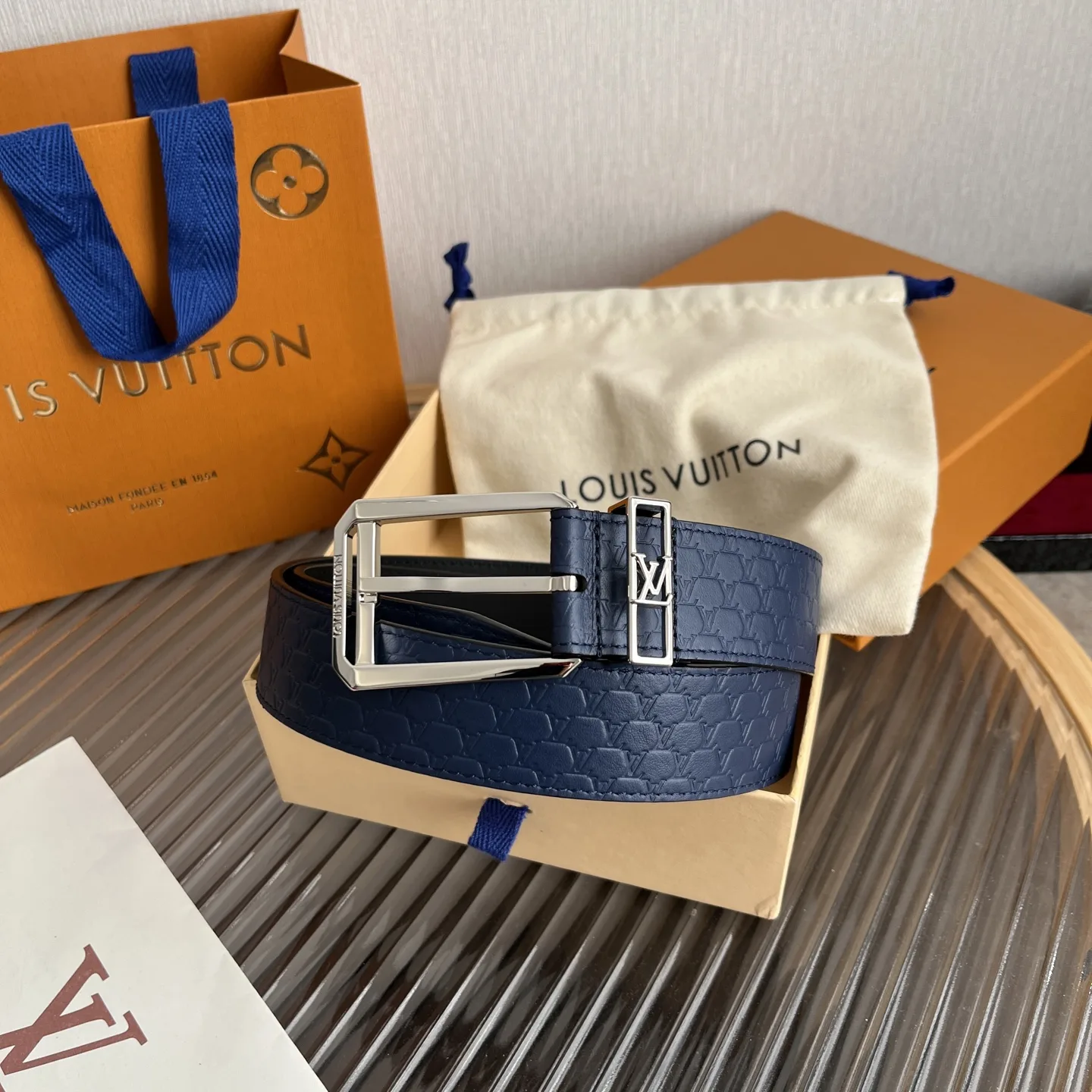 Louis Vuitton Reversible Blason Belt Navy Blue & Black - Image 10