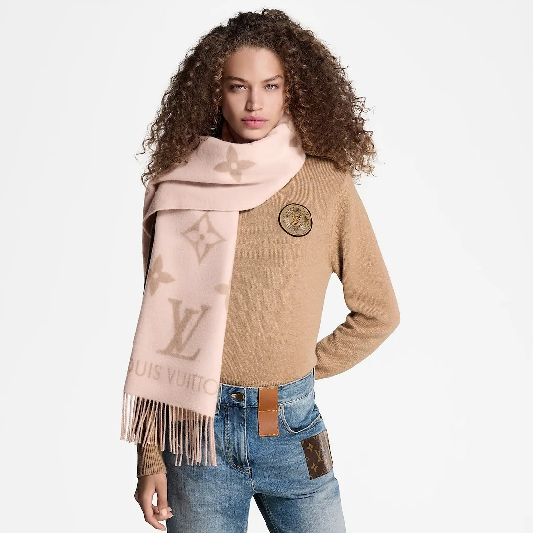 Louis Vuitton Reykjavik Scarf Beige Rose / - Image 2