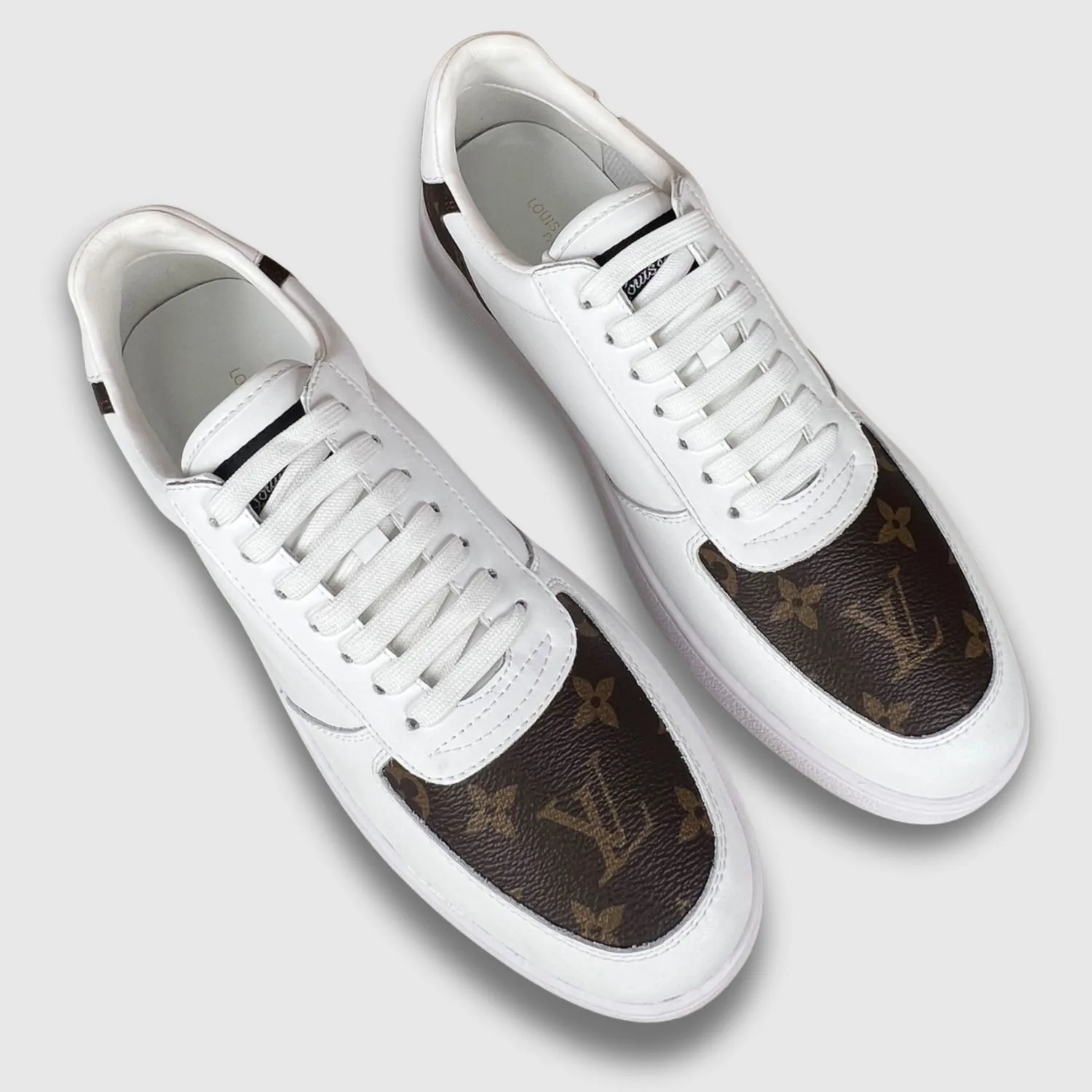 Louis Vuitton Rivoli Sneaker Brown And White - Image 3