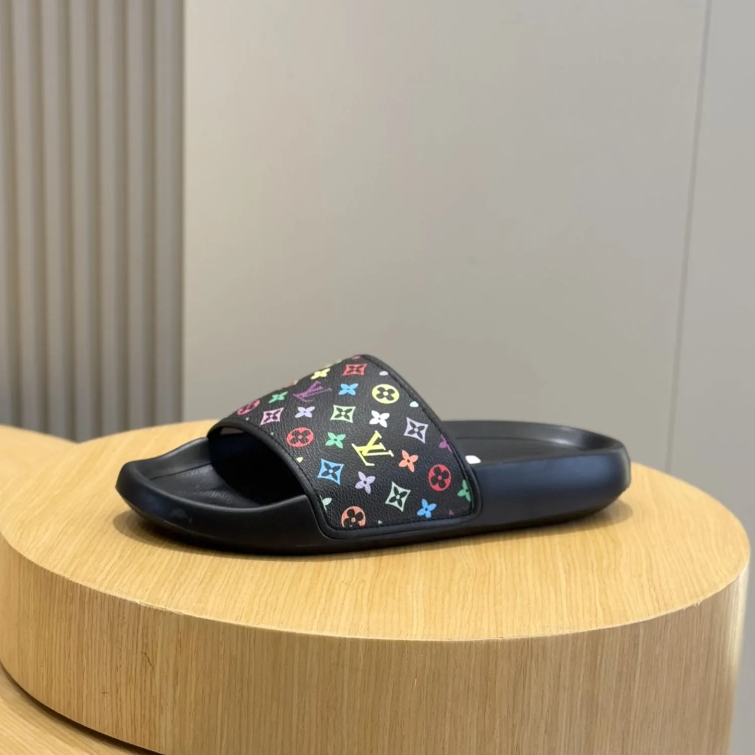 Louis Vuitton Waterfront Mule Monogram Black - Image 3