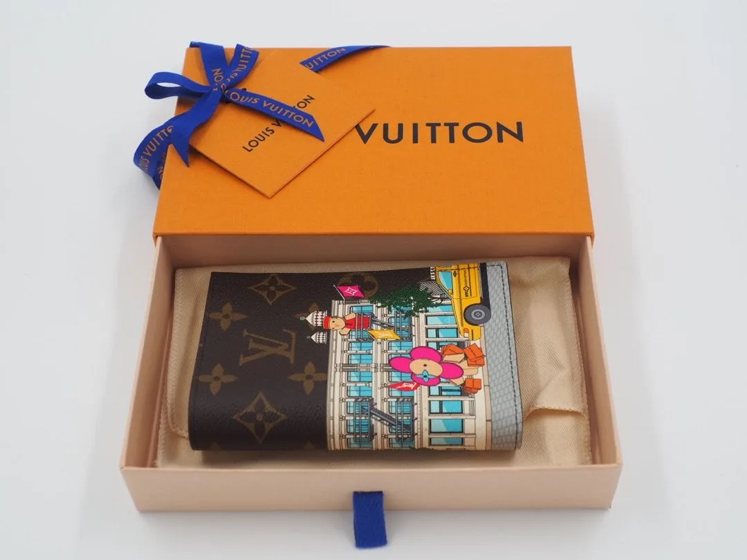 Louis Vuitton Vivienne Passport Cover Monogram Yellow 5.5Inches/ - Image 7