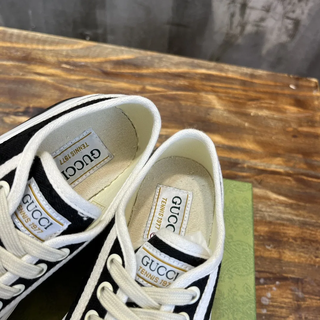 Alternative view of Gucci Low-Cut Sneaker Black