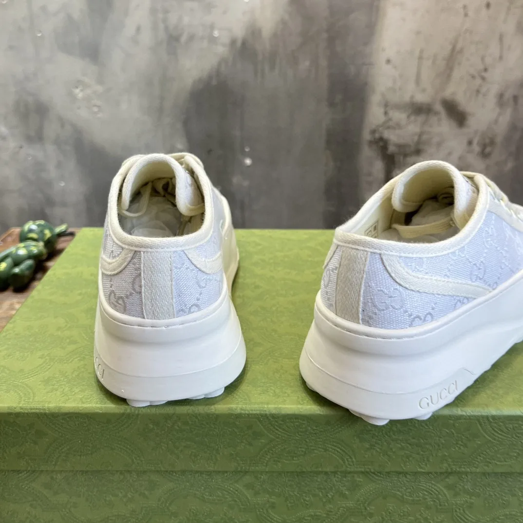 Gucci Low-Cut Sneaker Light Blue - Image 3