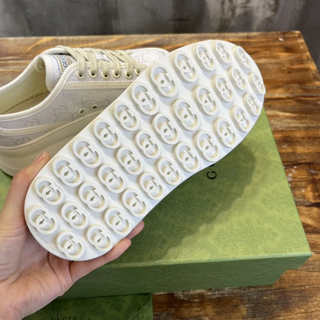 Gucci Low-Cut Sneaker Light Blue - Image 4