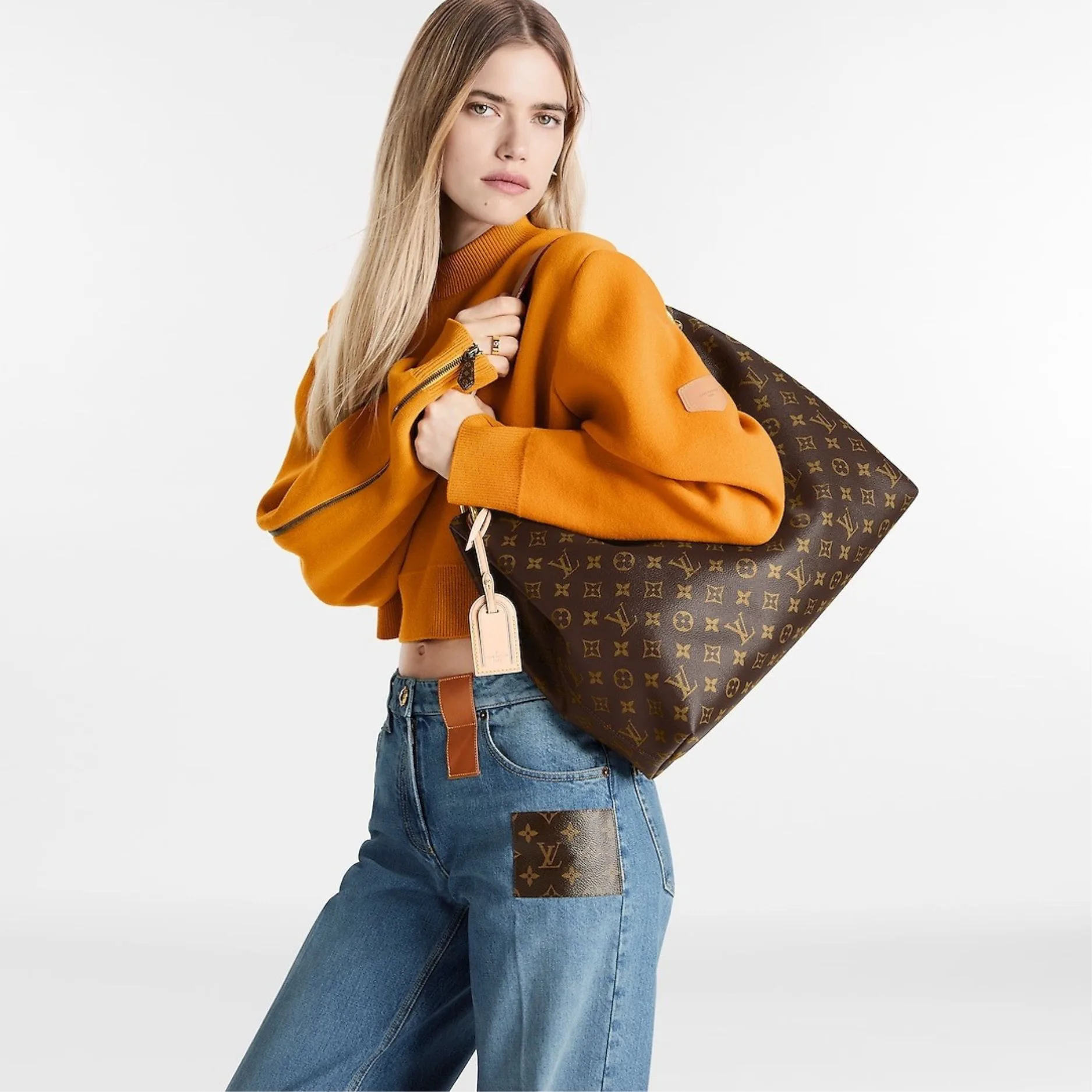 Alternative view of Louis Vuitton Graceful MM Monogram / 16.1 Inches