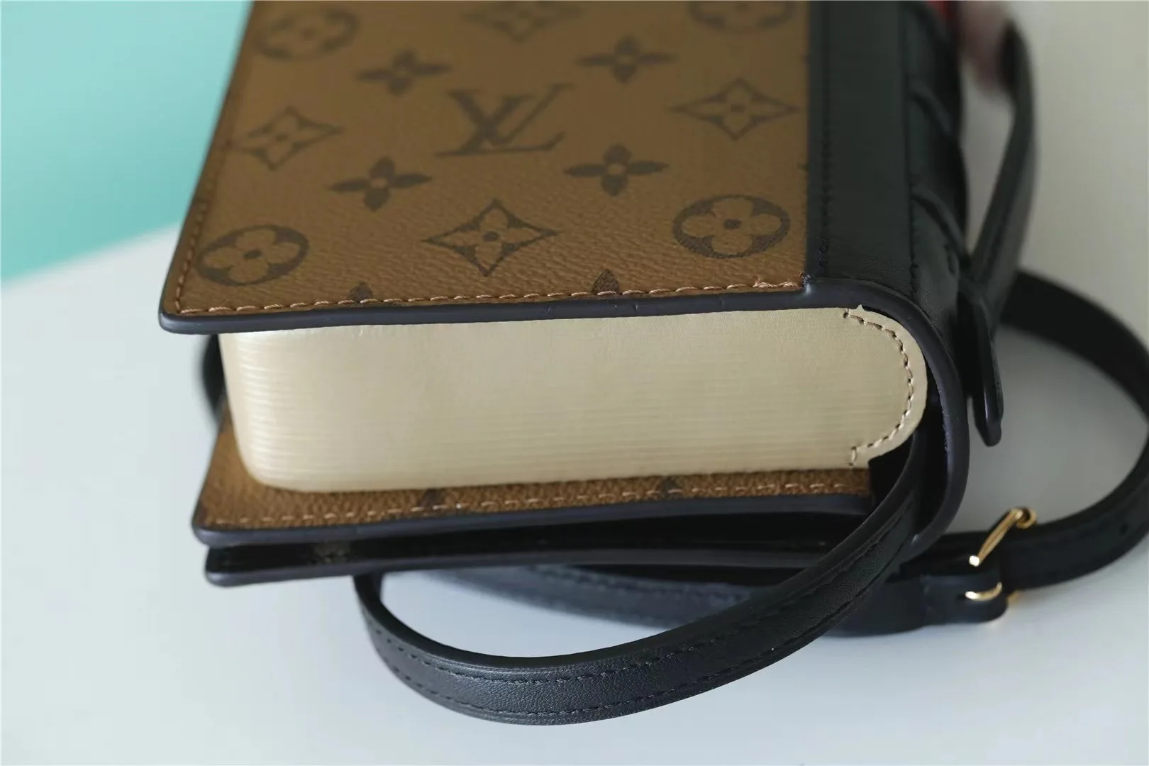Louis Vuitton LV Book Chain Wallet Brown / - Image 4