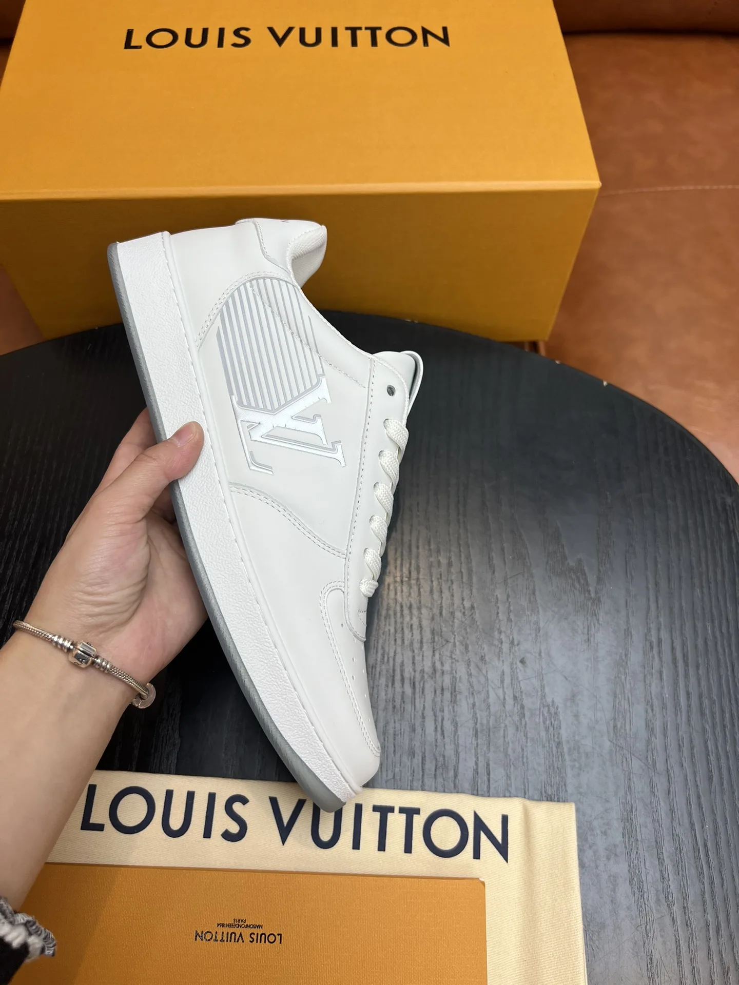 Alternative view of LV Rivoli Sneaker White
