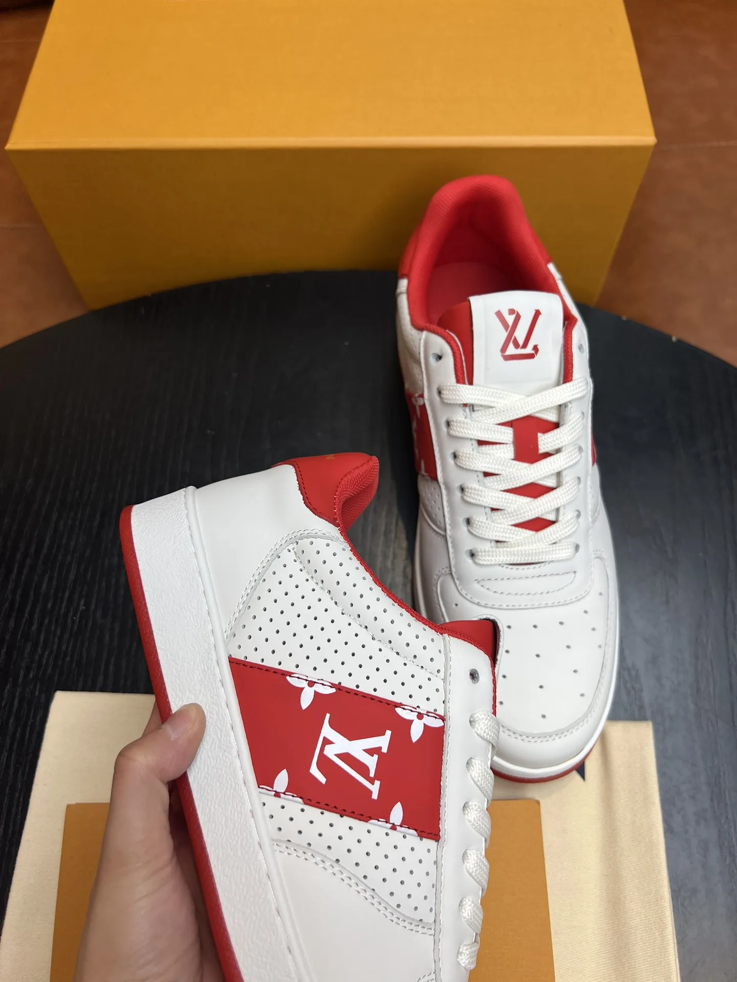 Alternative view of LV Rivoli Sneaker Red