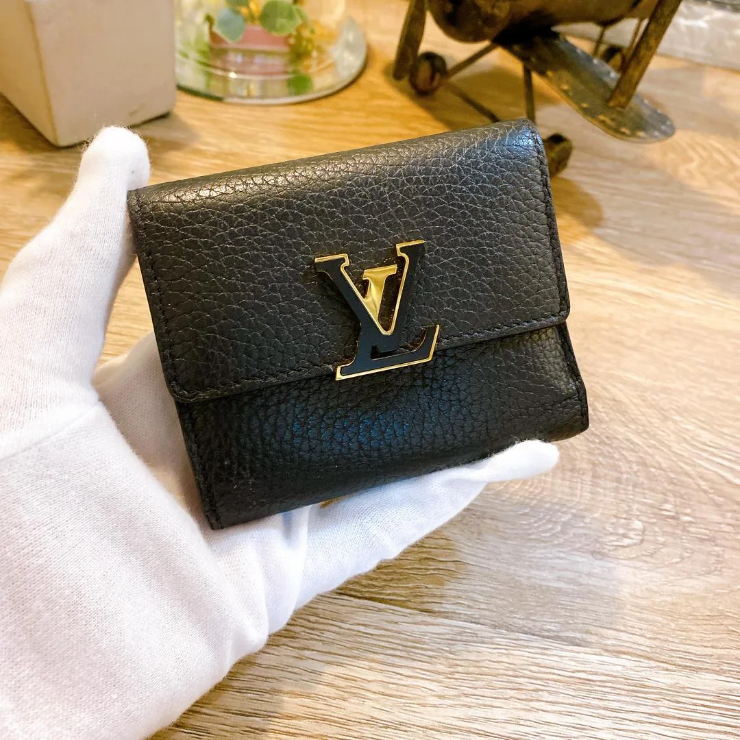 Alternative view of Louis Vuitton Capucines XS Wallet Black /