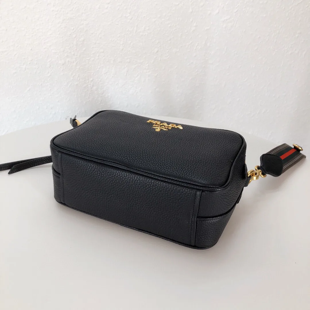 Medium Camera Bag With Gold Tone Hardware In Black / - Image 5