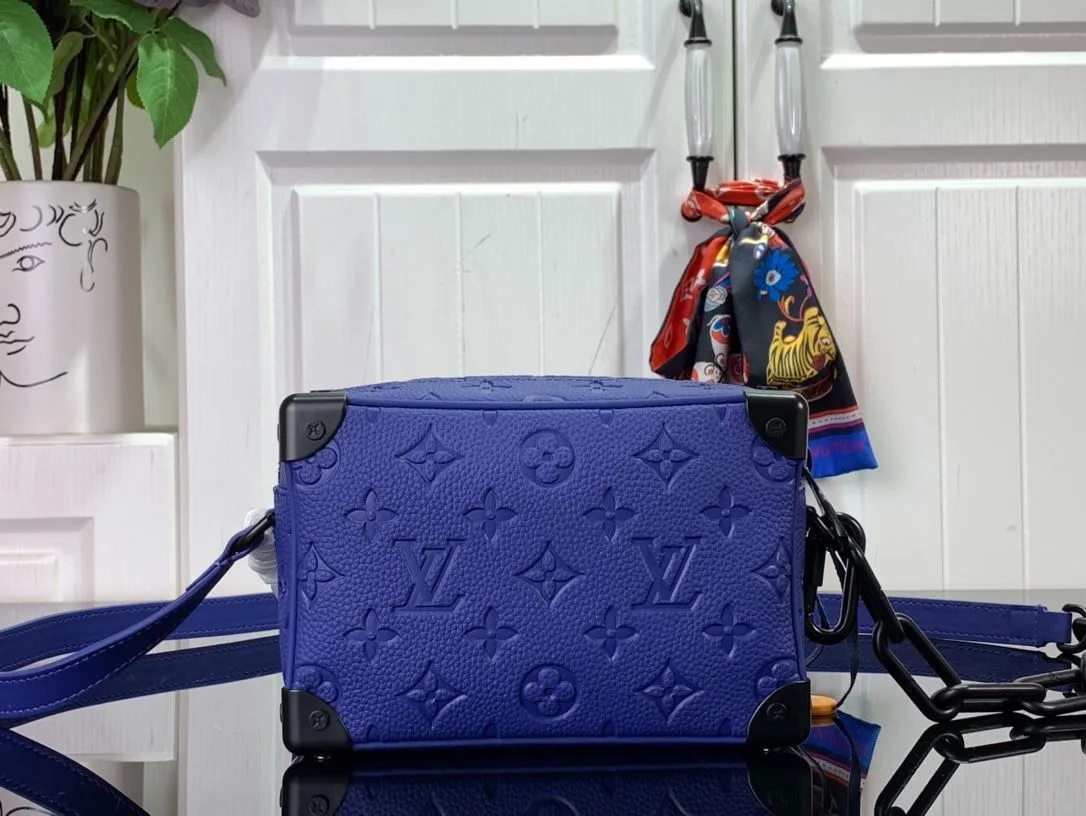 Louis Vuitton Mini Soft Trunk Blue / - Image 4