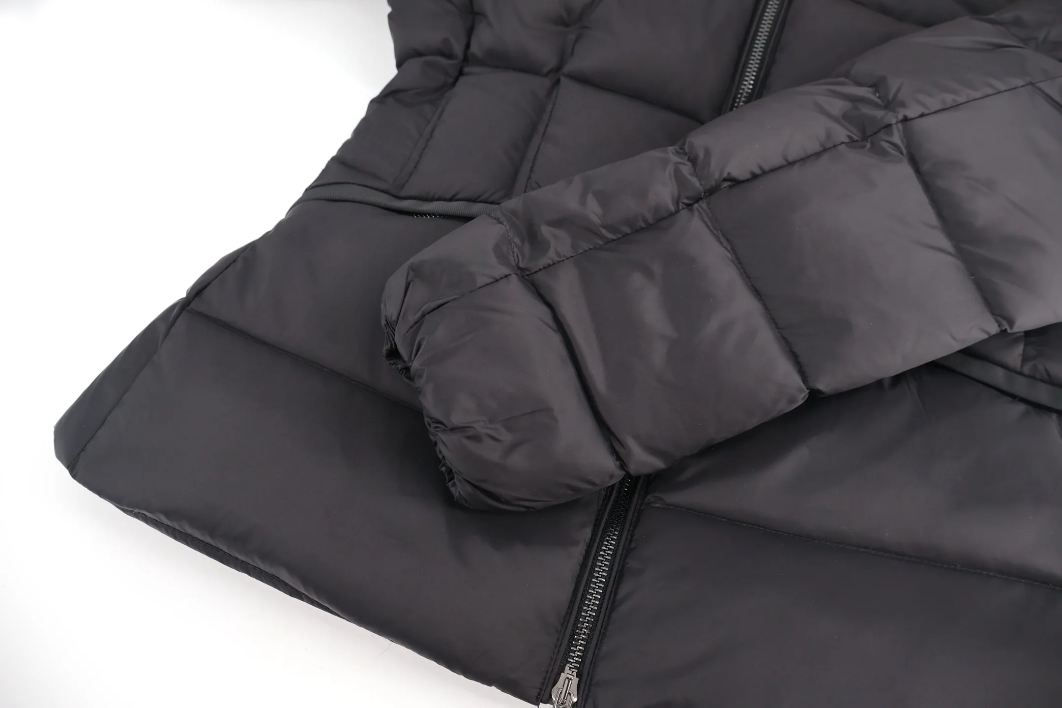 Moncler Boed Hooded Shearling-Trimmed Short Down Jacket Black - Image 9