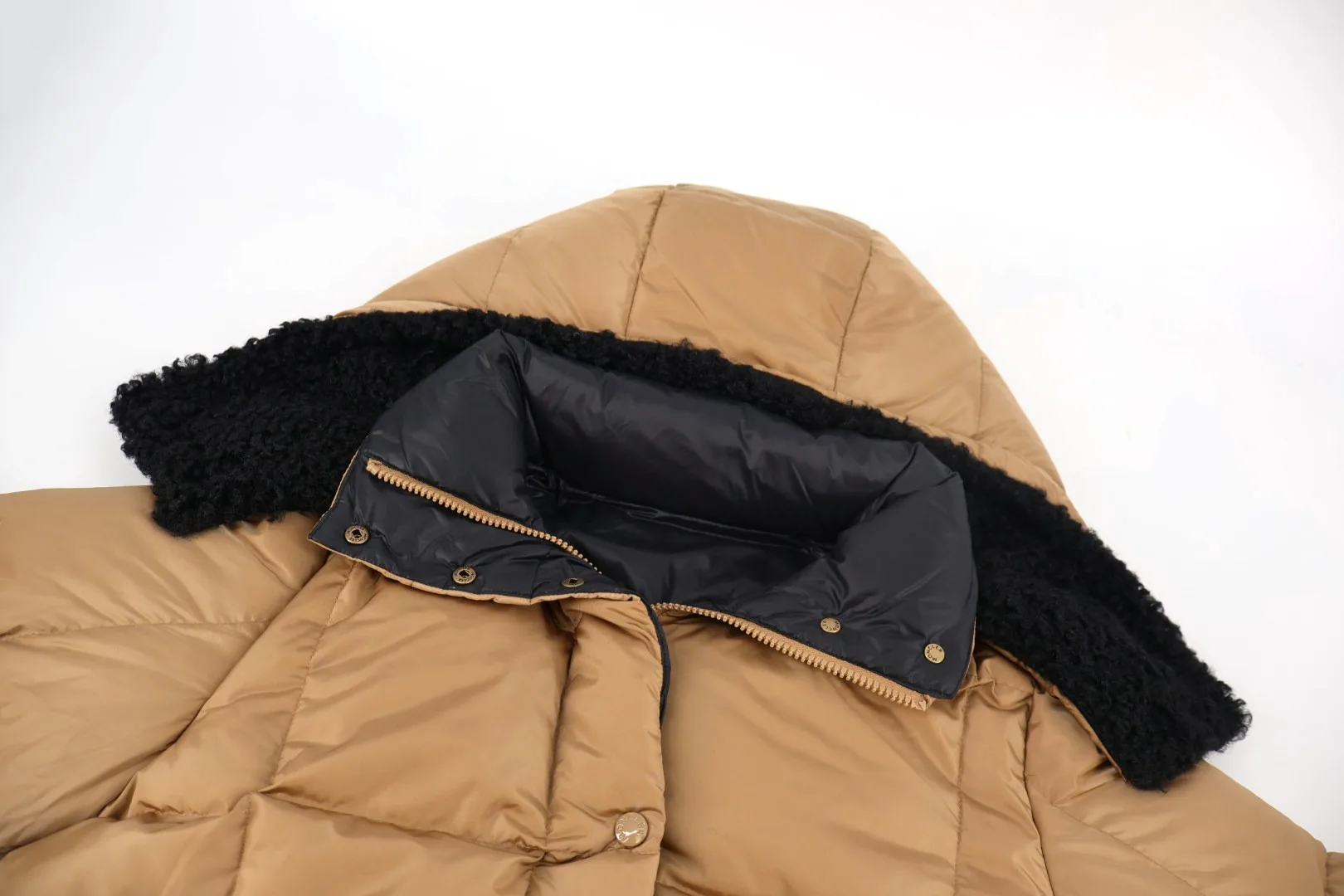 Moncler Castelnou Square-Quilted Hooded Short Down Jacket Beige - Image 3
